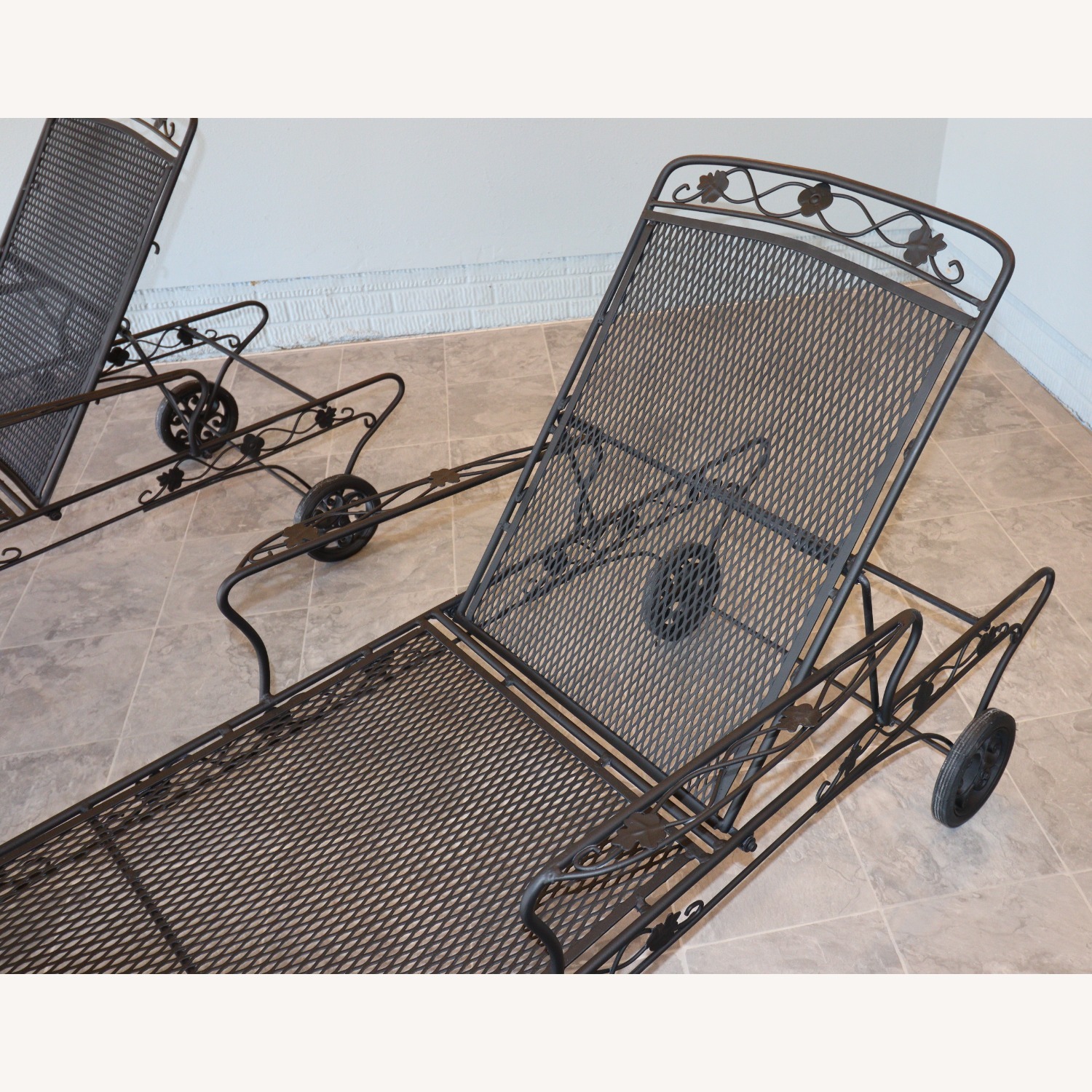 Vintage/Antique Patio Furniture - image-20