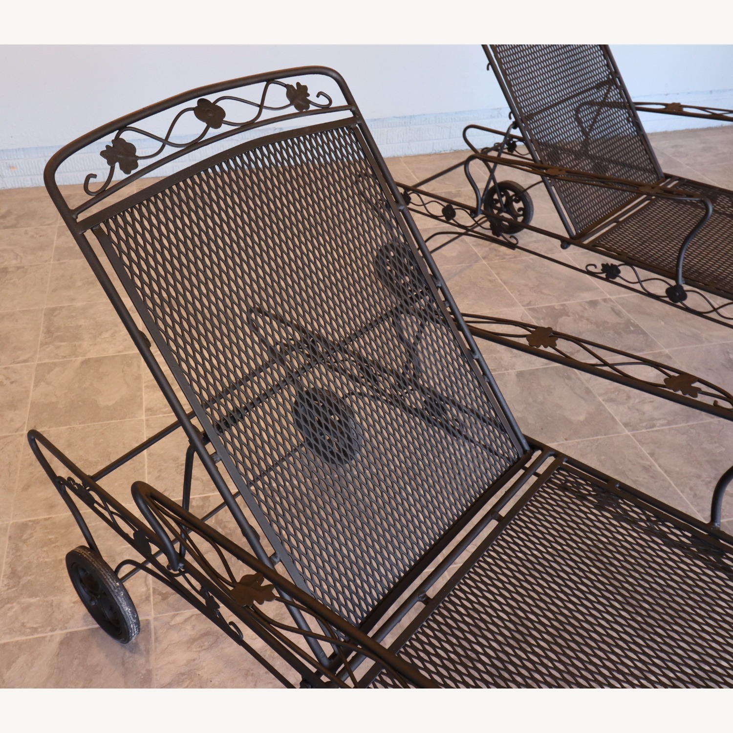 Vintage/Antique Patio Furniture - image-11