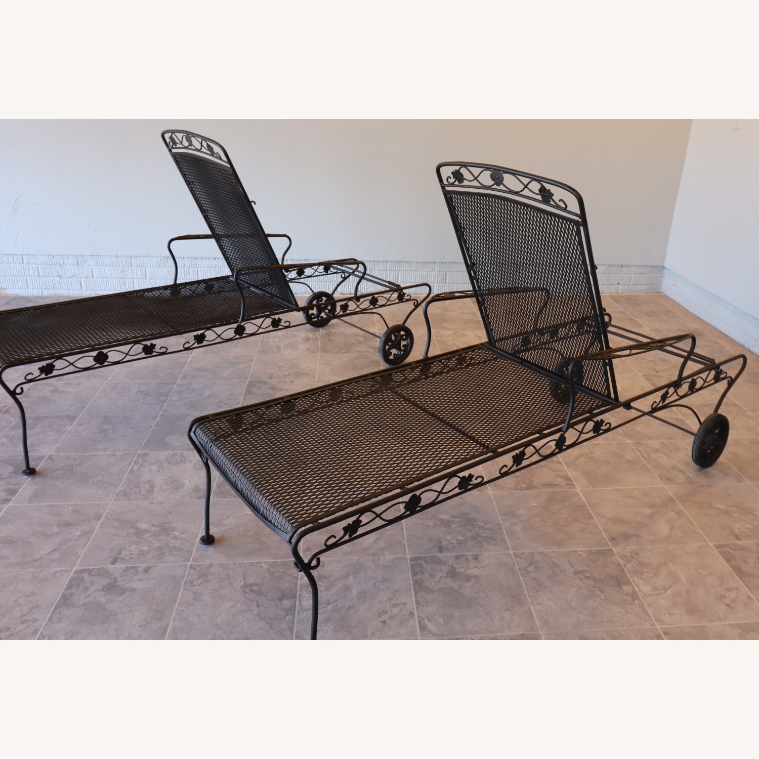 Vintage/Antique Patio Furniture - image-18