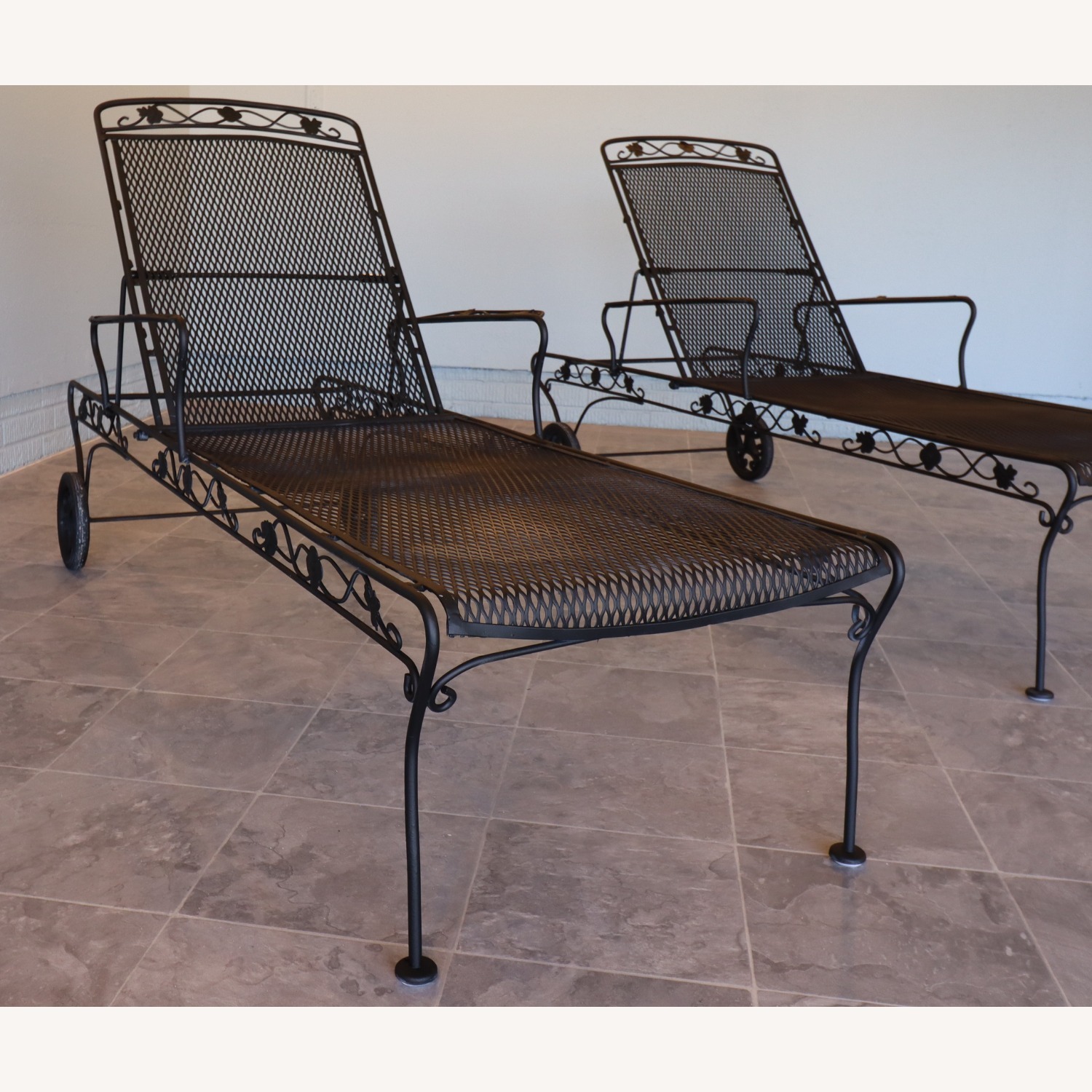 Vintage/Antique Patio Furniture - image-10