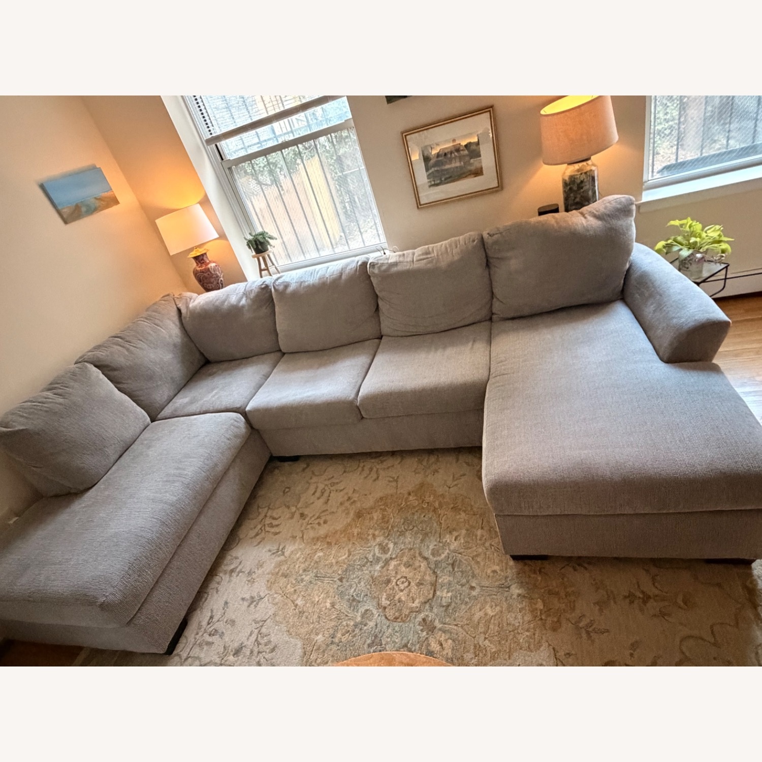 Broyhill Furniture Parkdale Dove Light Gray 3+ Seater Sofa - image-8