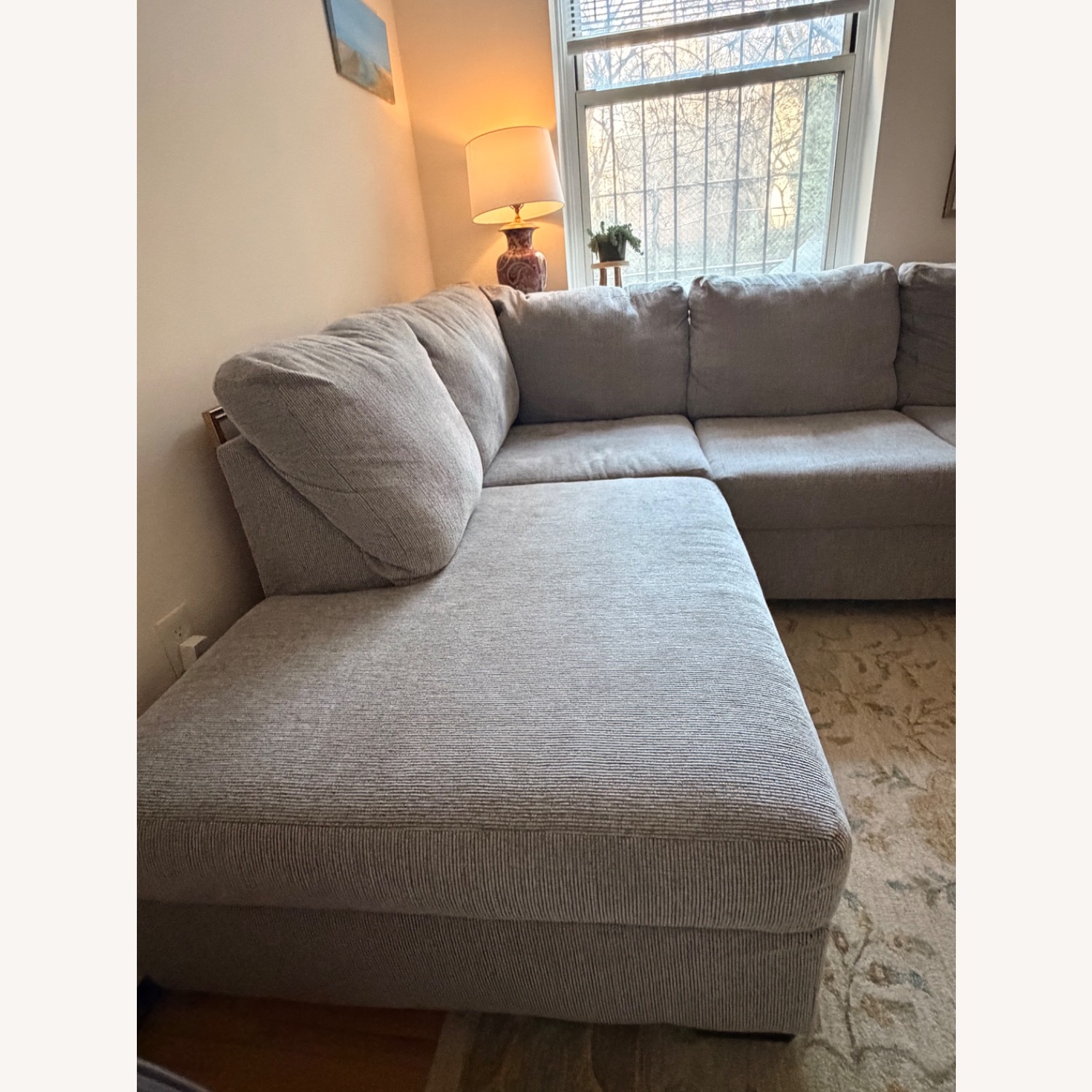 Broyhill Furniture Parkdale Dove Light Gray 3+ Seater Sofa - image-4