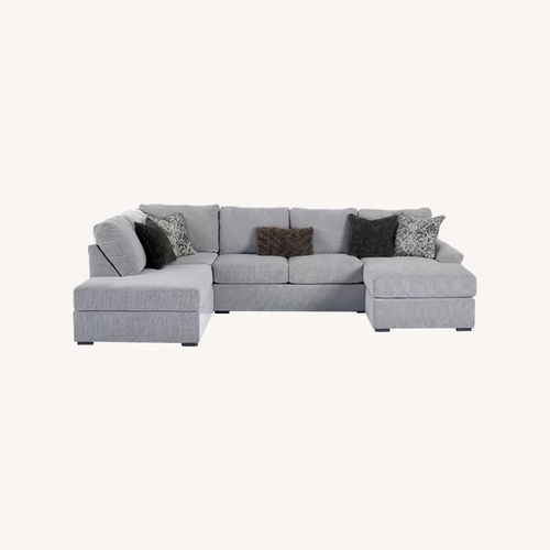 Used Broyhill Furniture Parkdale Dove Light Gray 3+ Seater Sofa for sale on AptDeco