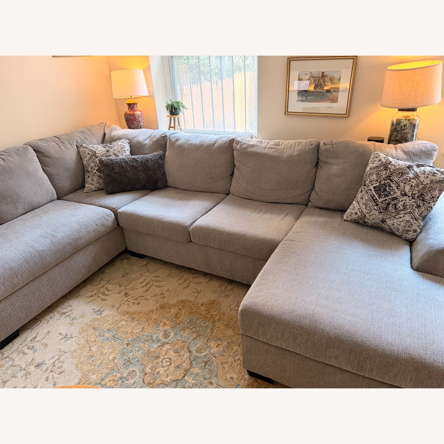 Broyhill Furniture Parkdale Dove Light Gray 3+ Seater Sofa - image-5