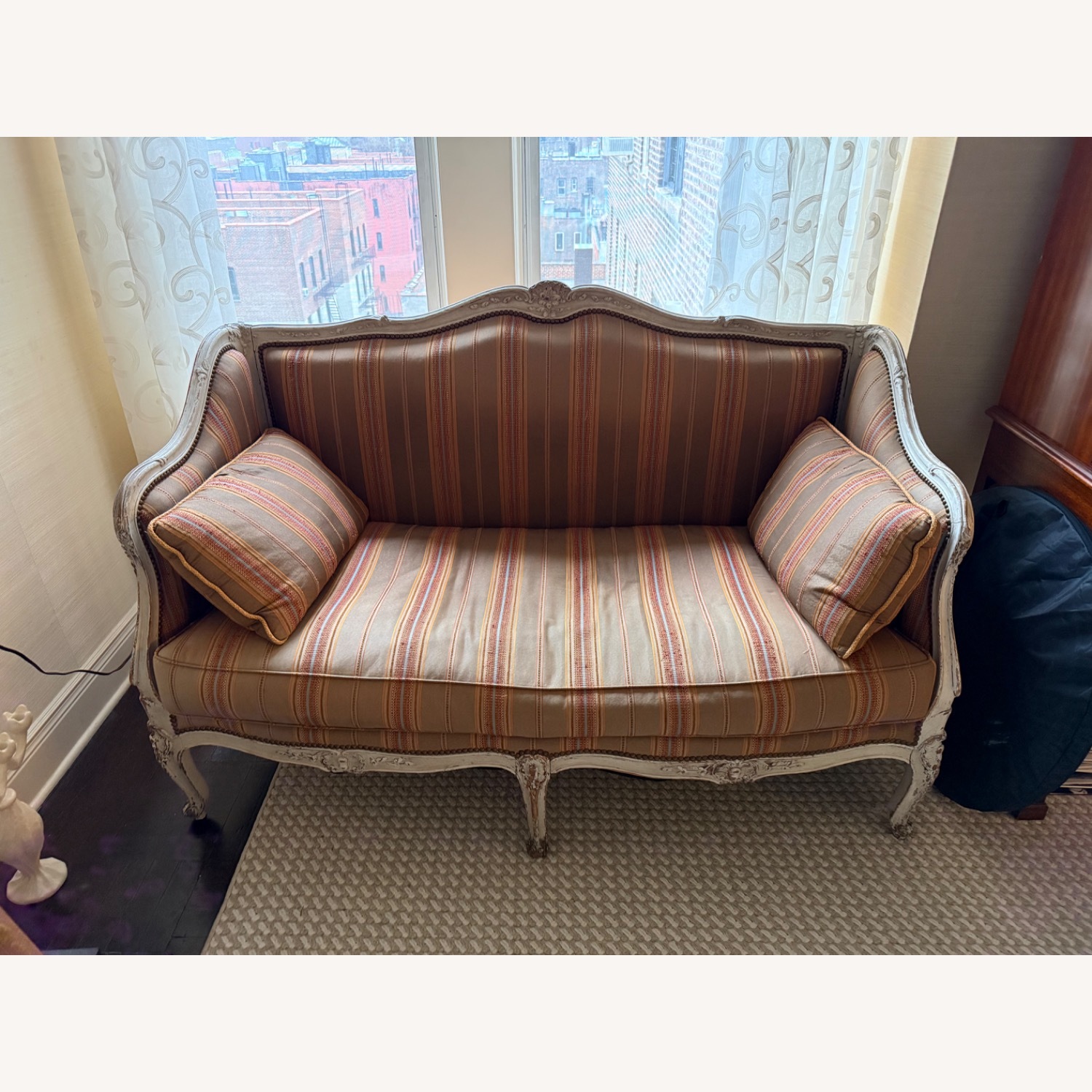 Louis XV Painted Settee - image-1