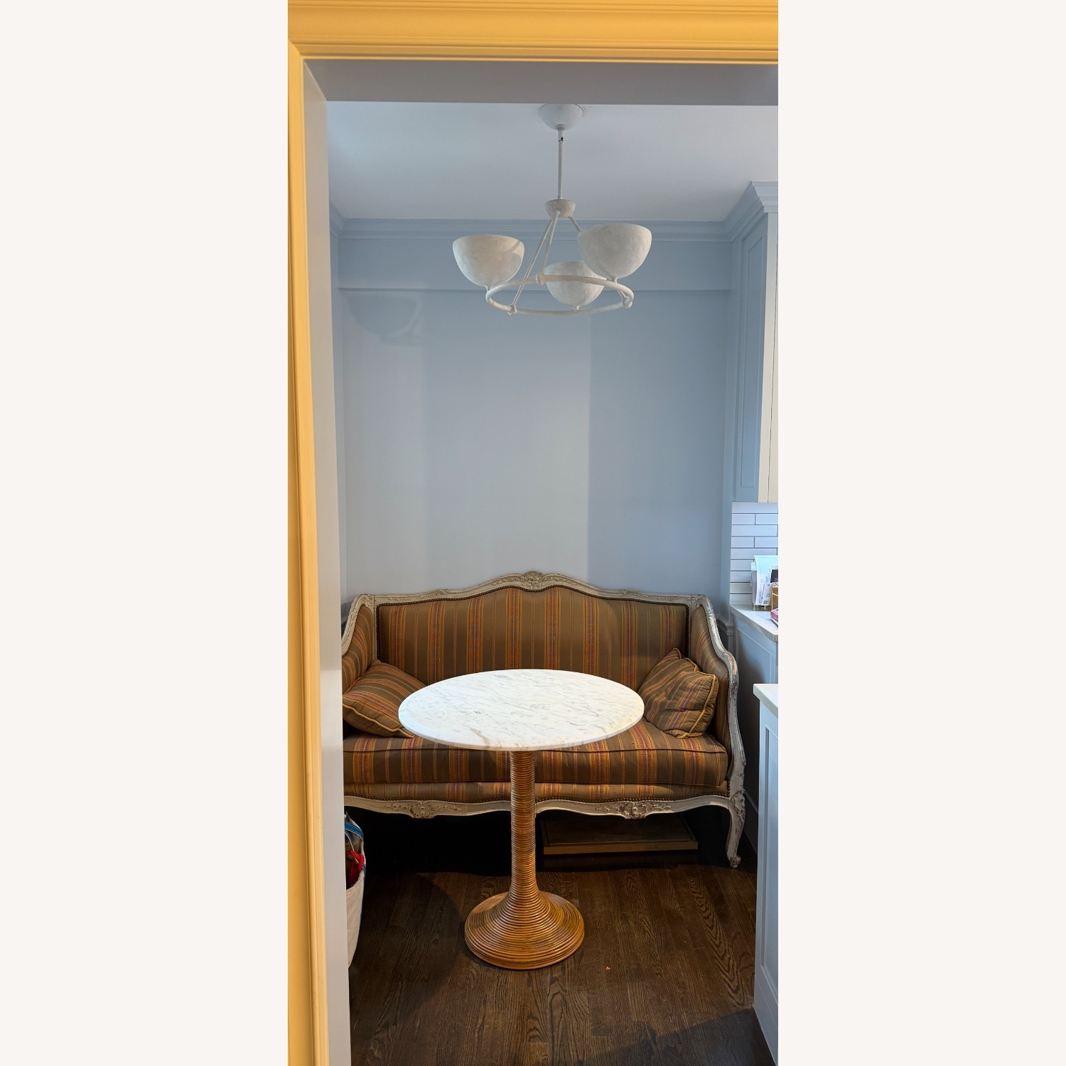 Louis XV Painted Settee - image-2