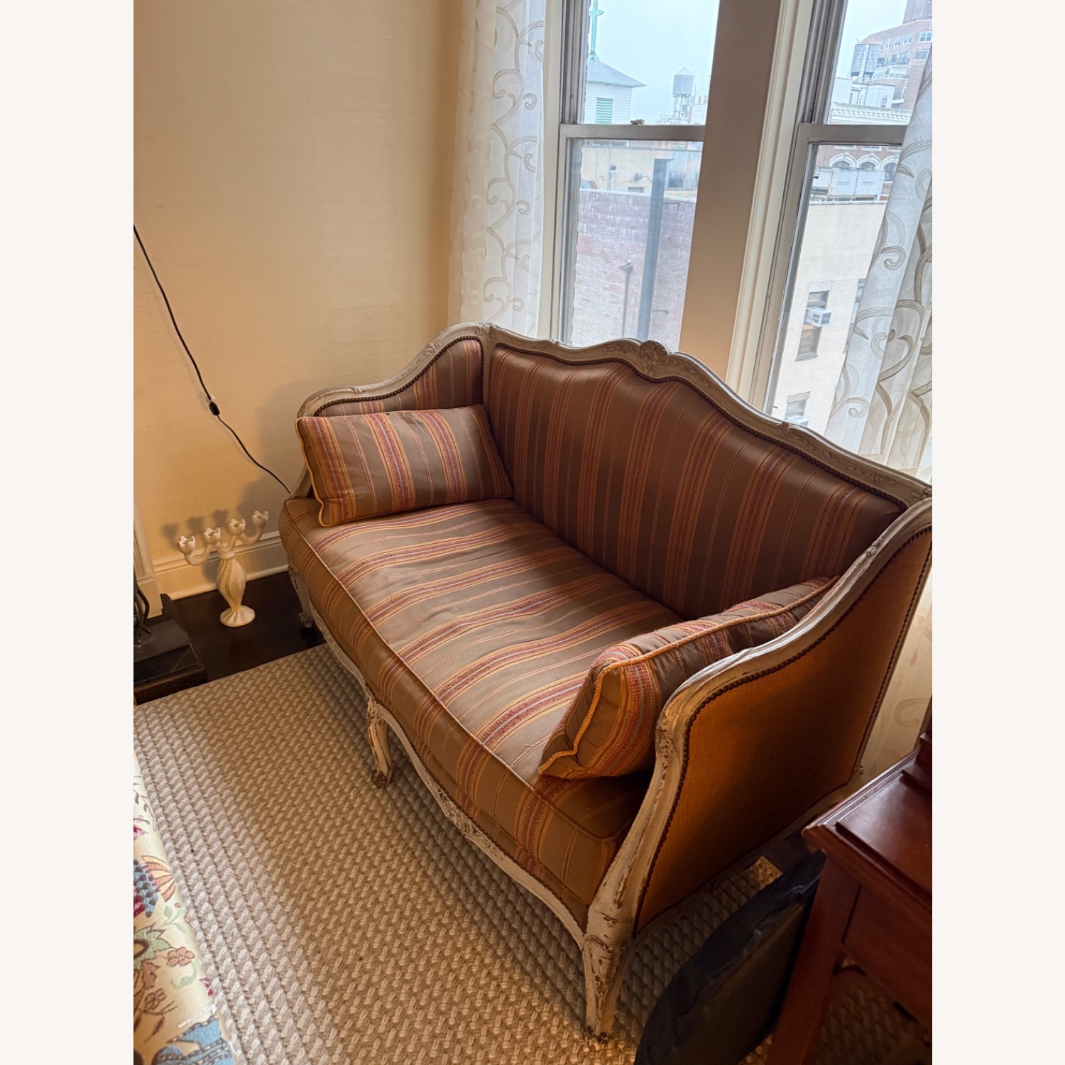 Louis XV Painted Settee - image-3