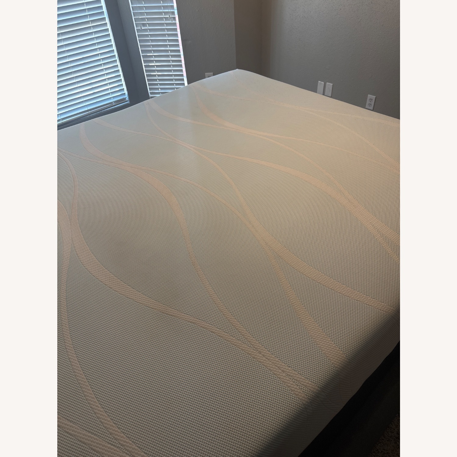 White King Bed - image-6