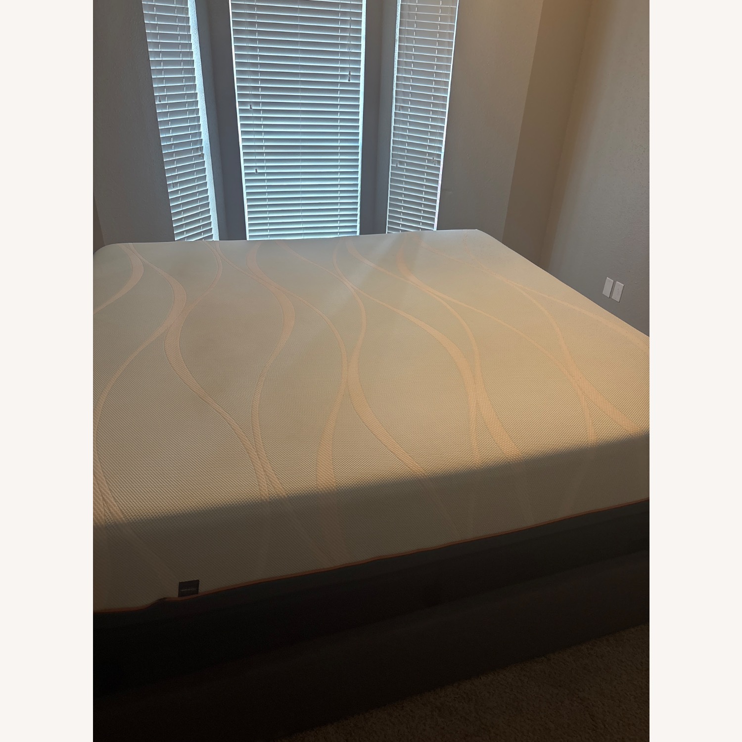 White King Bed - image-2