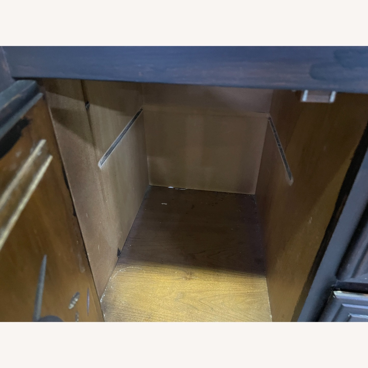 Broyhill Furniture Dining Room Hutch - Refurbished - image-7