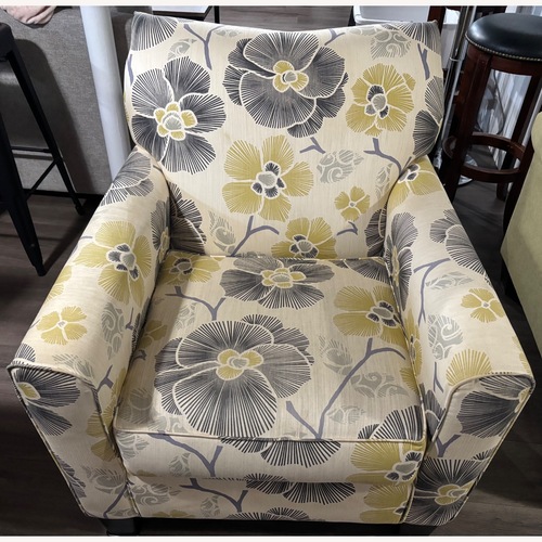 Used Steinhafels Furniture White Fabric Accent Chair for sale on AptDeco