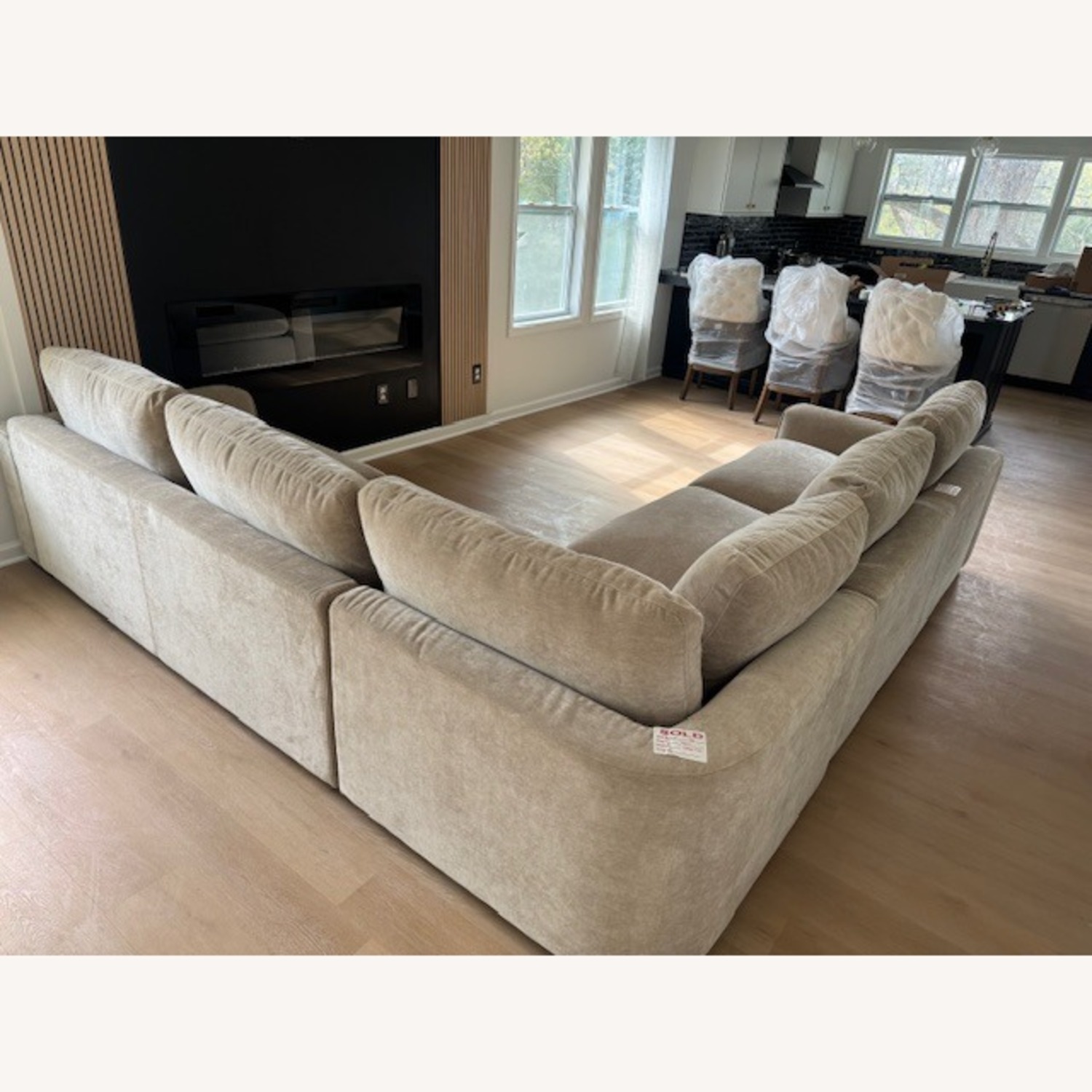 Avery Sectional Seating - image-2
