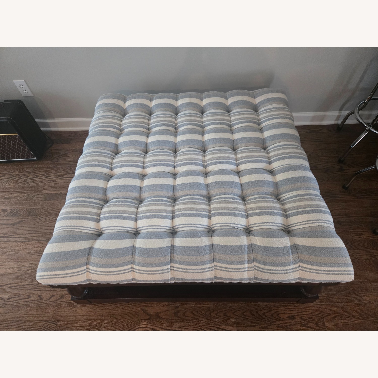 Kincaid Furniture 2 Seater Sofa - image-5