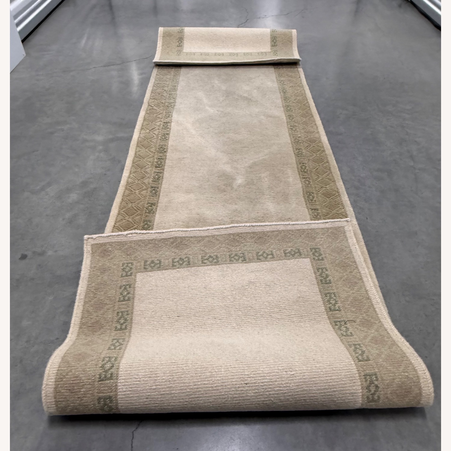 Handknotted 100% NZ Wool Rug Made in Nepal - image-11