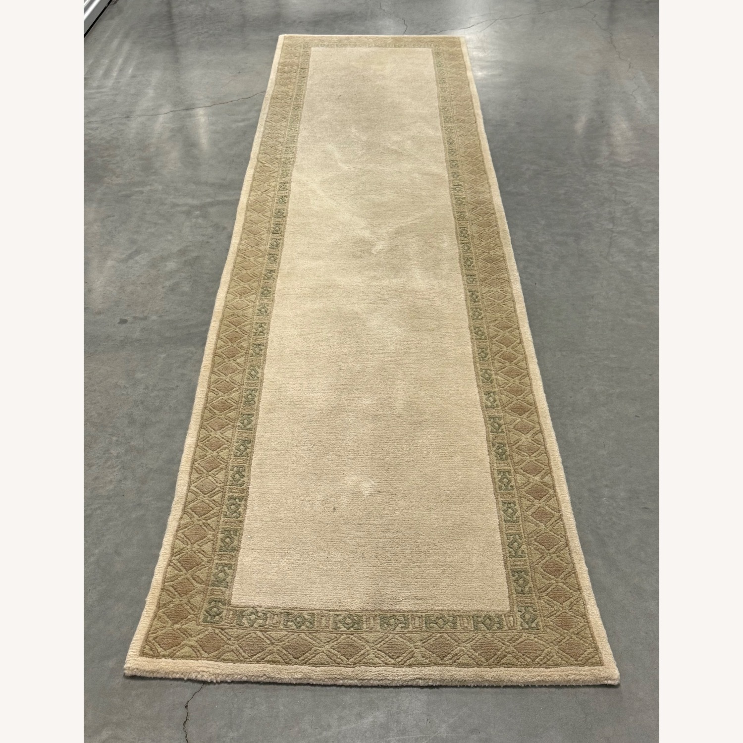 Handknotted 100% NZ Wool Rug Made in Nepal - image-1