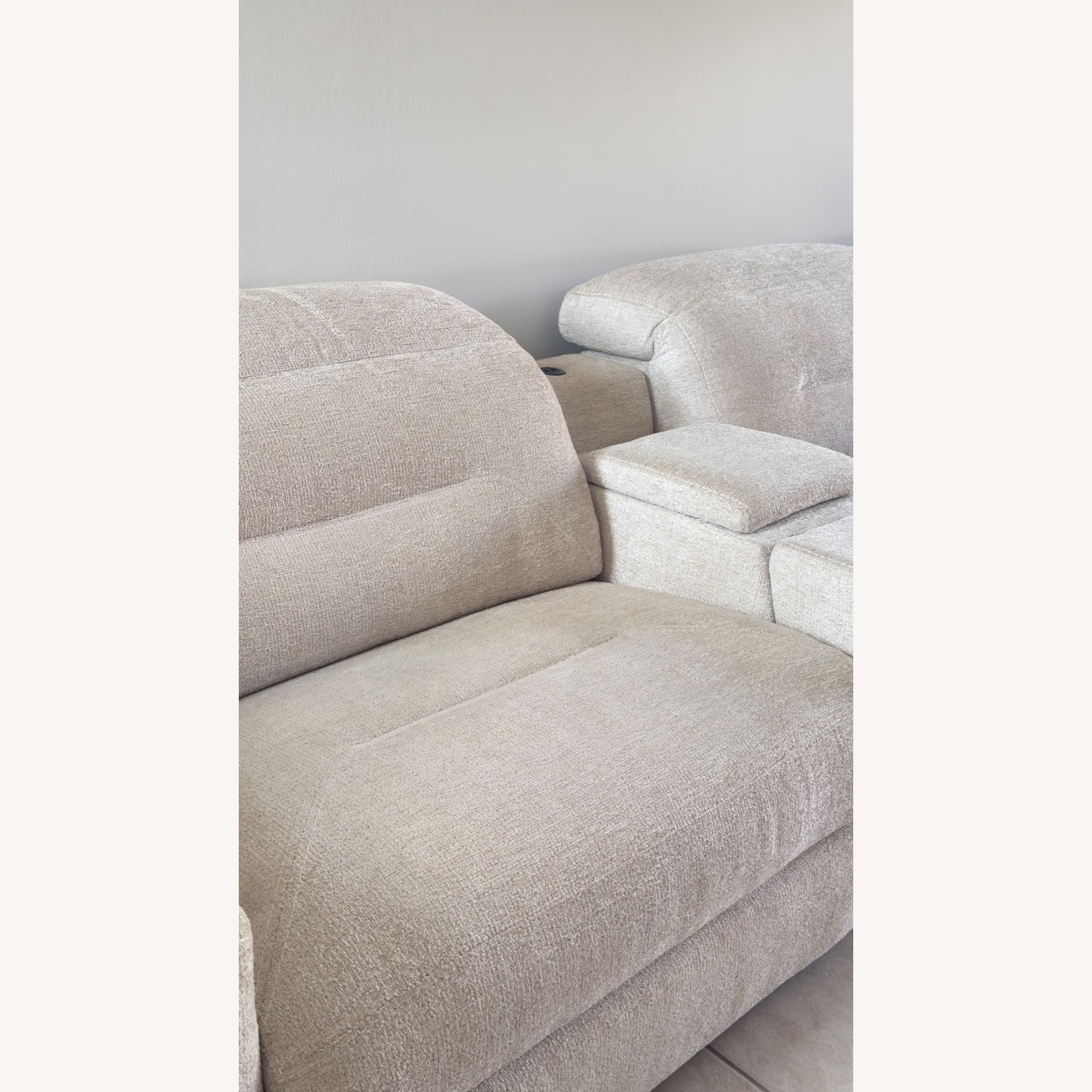 Rooms To Go 3+ Piece Sectional - image-5