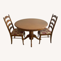 Kitchen Table 4 Upholstered Chairs 