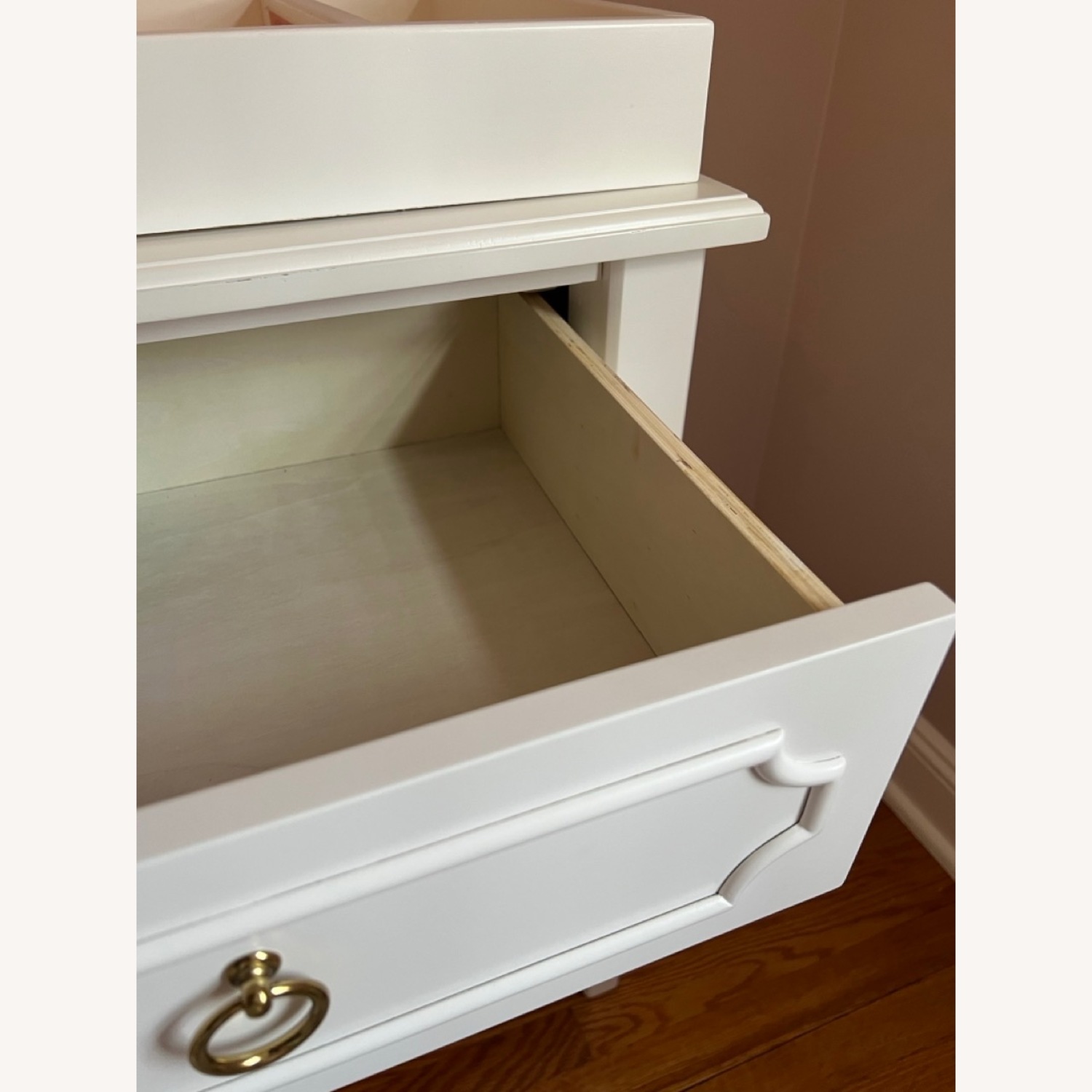 Ava Regency 4-Drawer Dresser (With Topper) - image-5