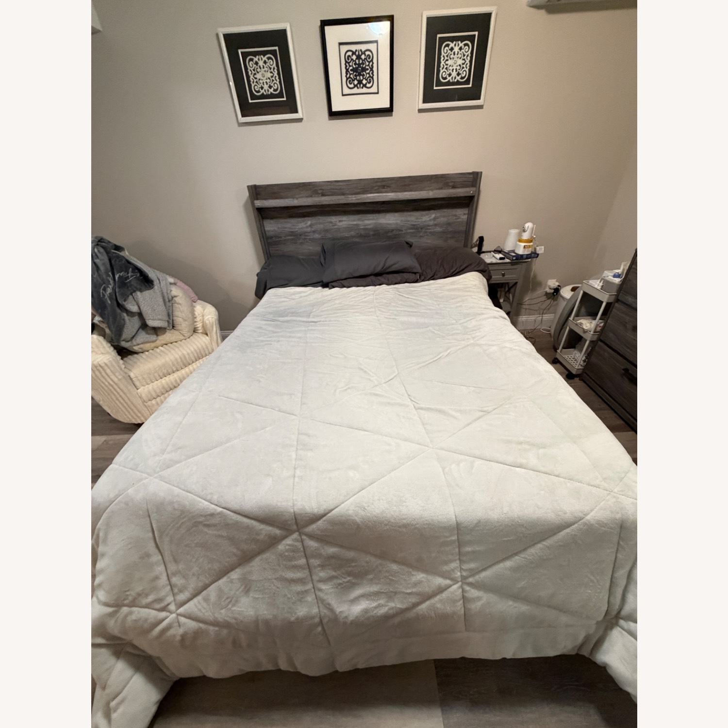 Ashley Furniture Light Gray Wood Queen Bed - image-1