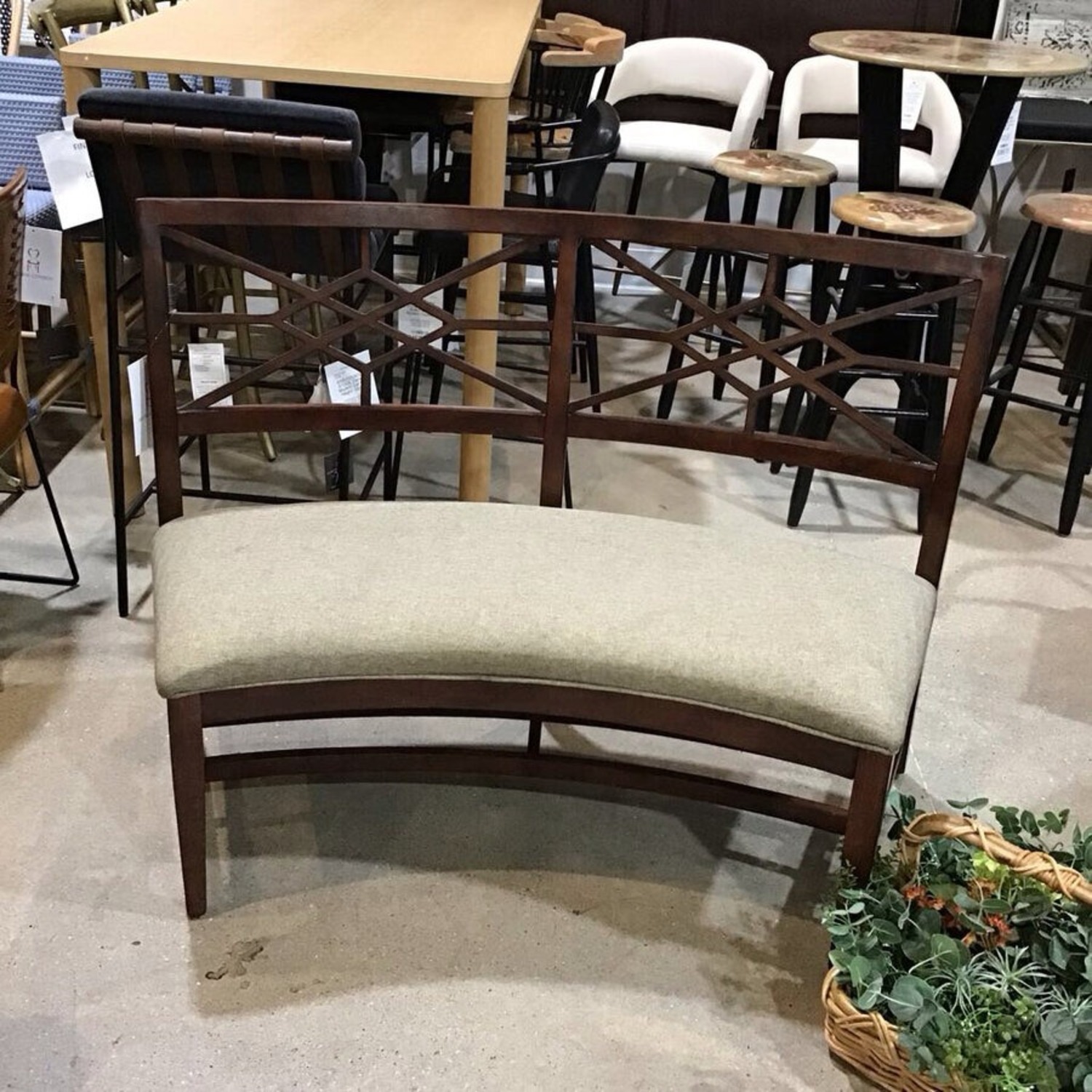 Lacquer Craft Open-Work Backrest Curved Bench - image-2