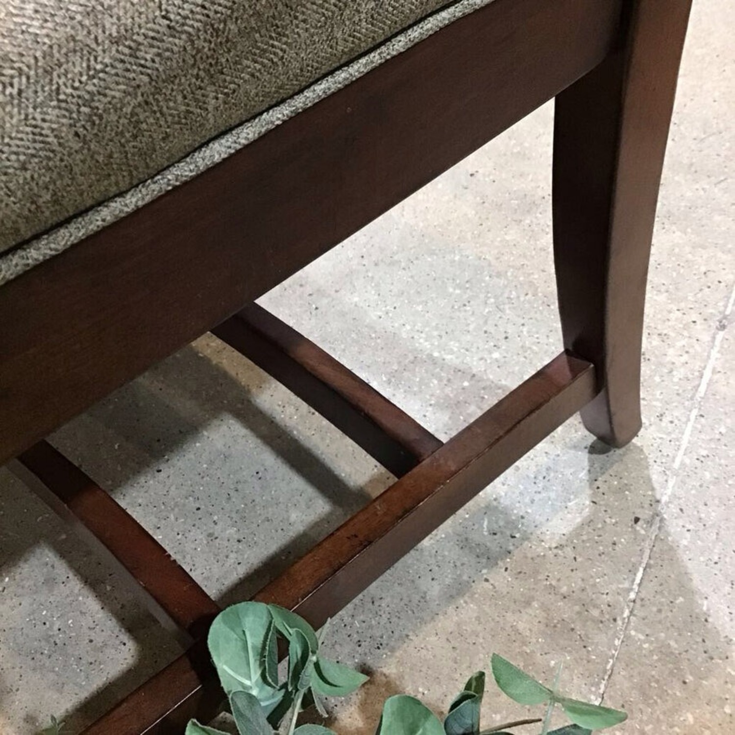 Lacquer Craft Open-Work Backrest Curved Bench - image-7