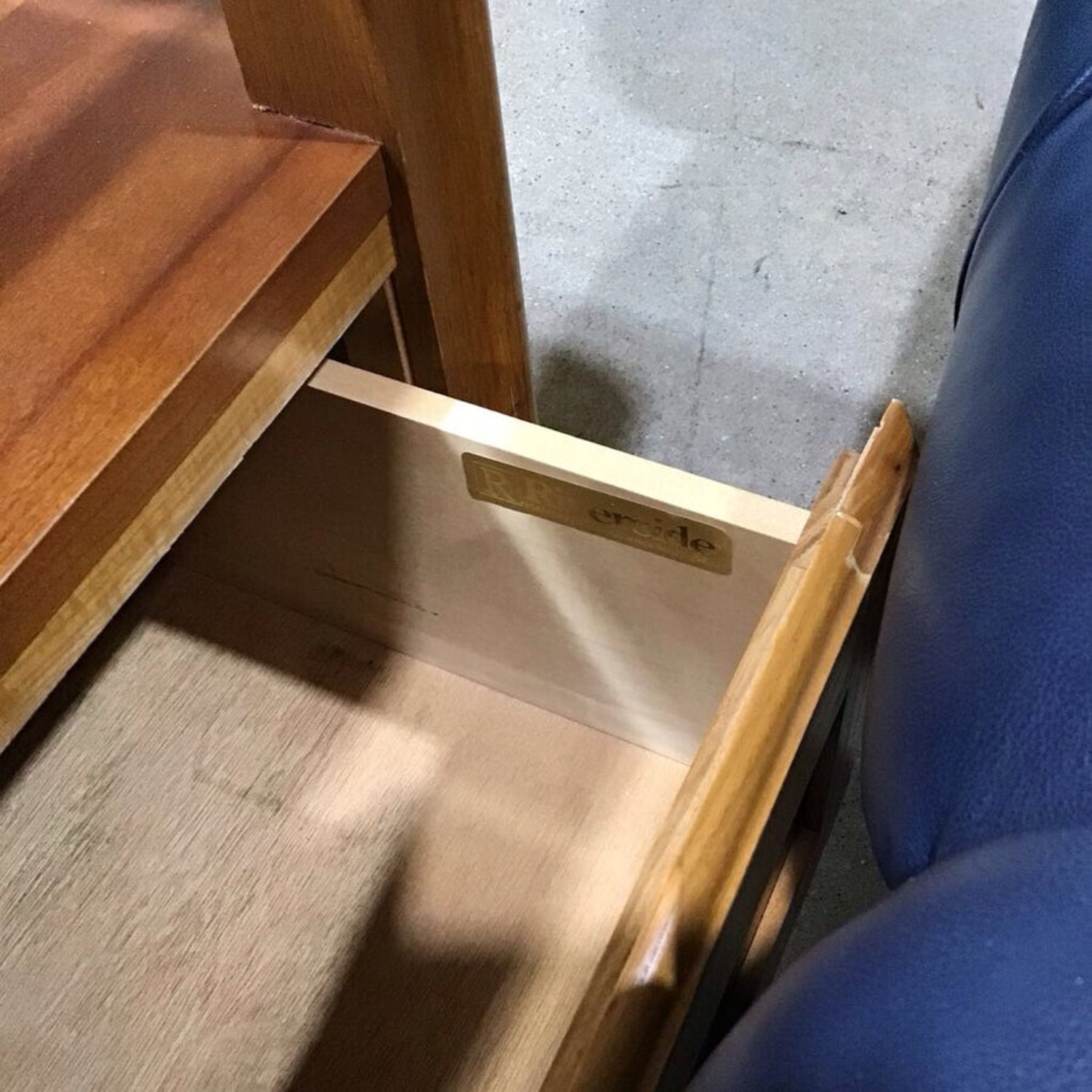 Oak 2-Drawer w Glass Top Coffee Table - image-8