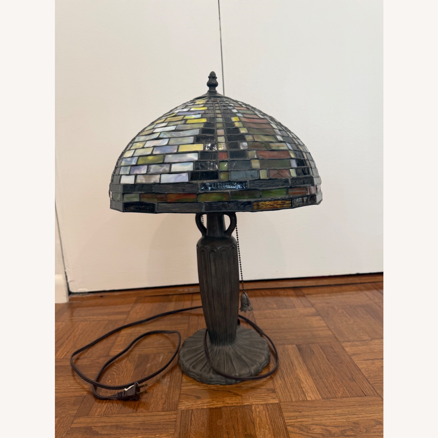 Tiffany-Style Lamp - image-6