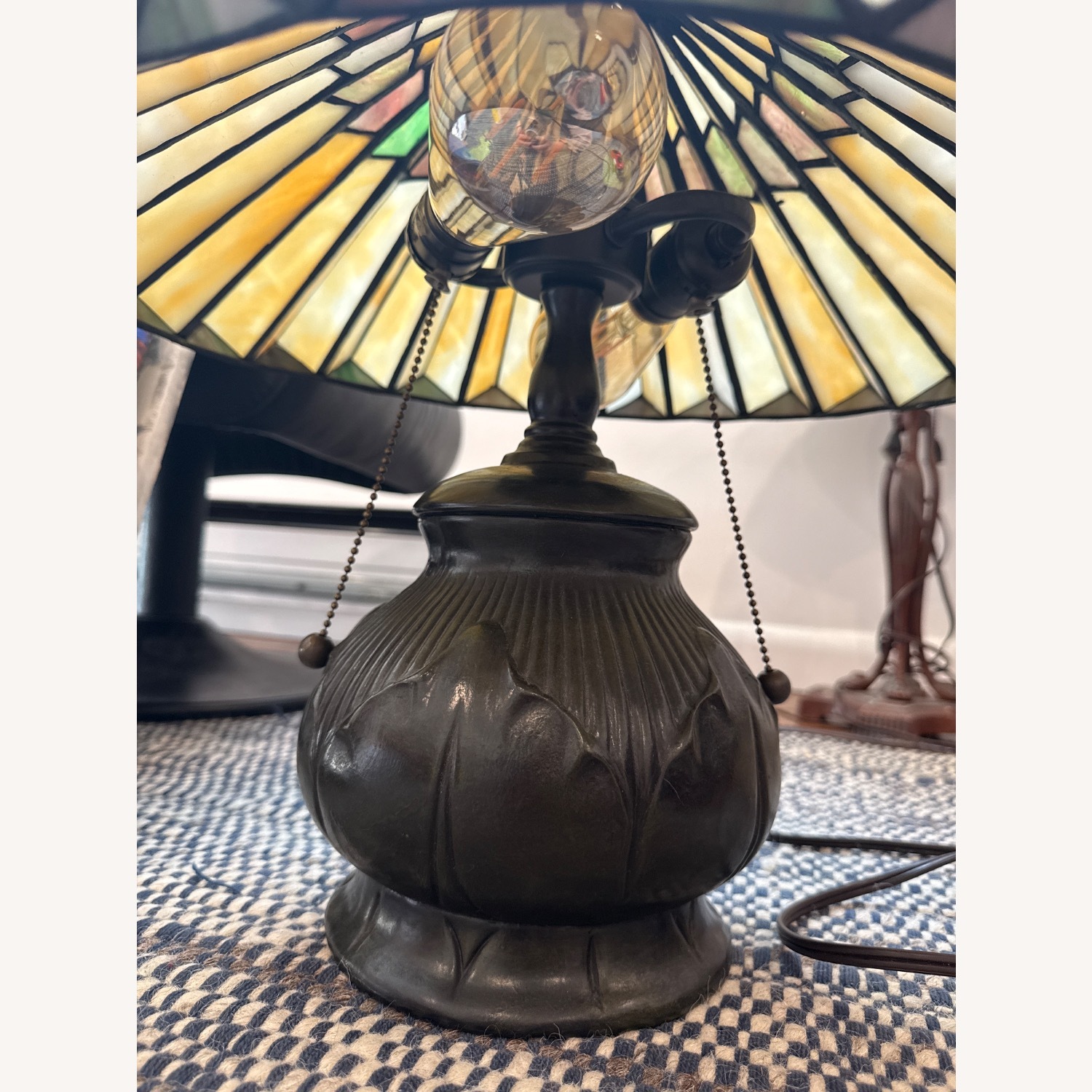 Tiffany-Style Lamp - image-5