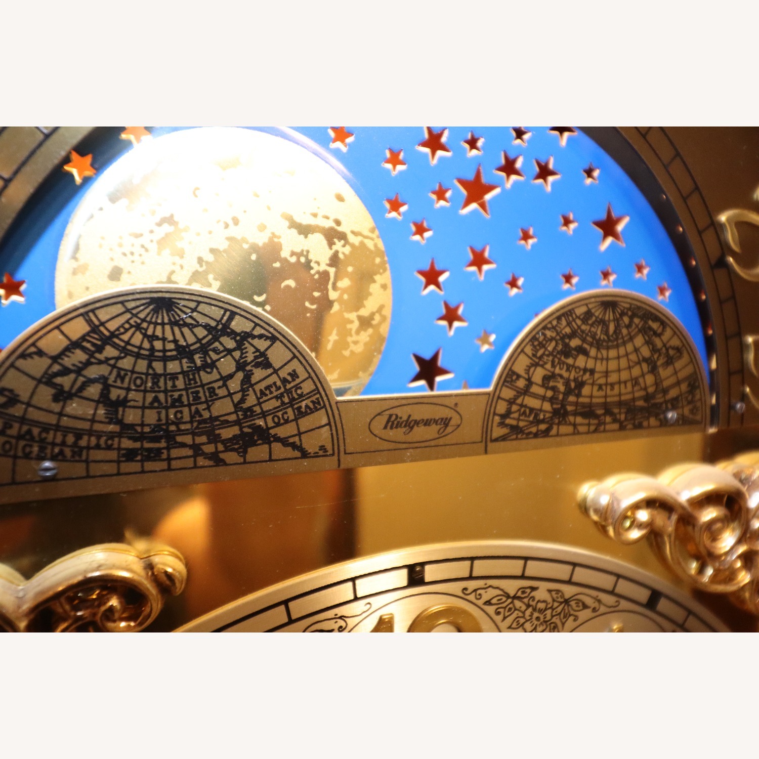 Vintage/Antique Décor - image-15