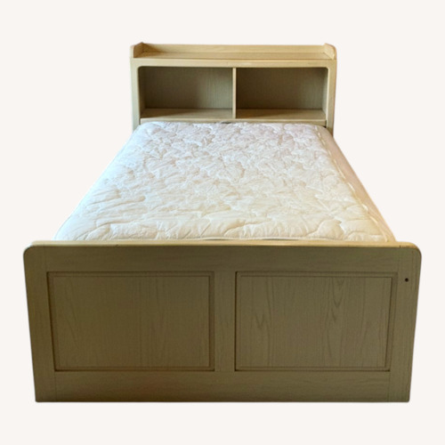 Used Stanley Furniture Natural Daybed for sale on AptDeco