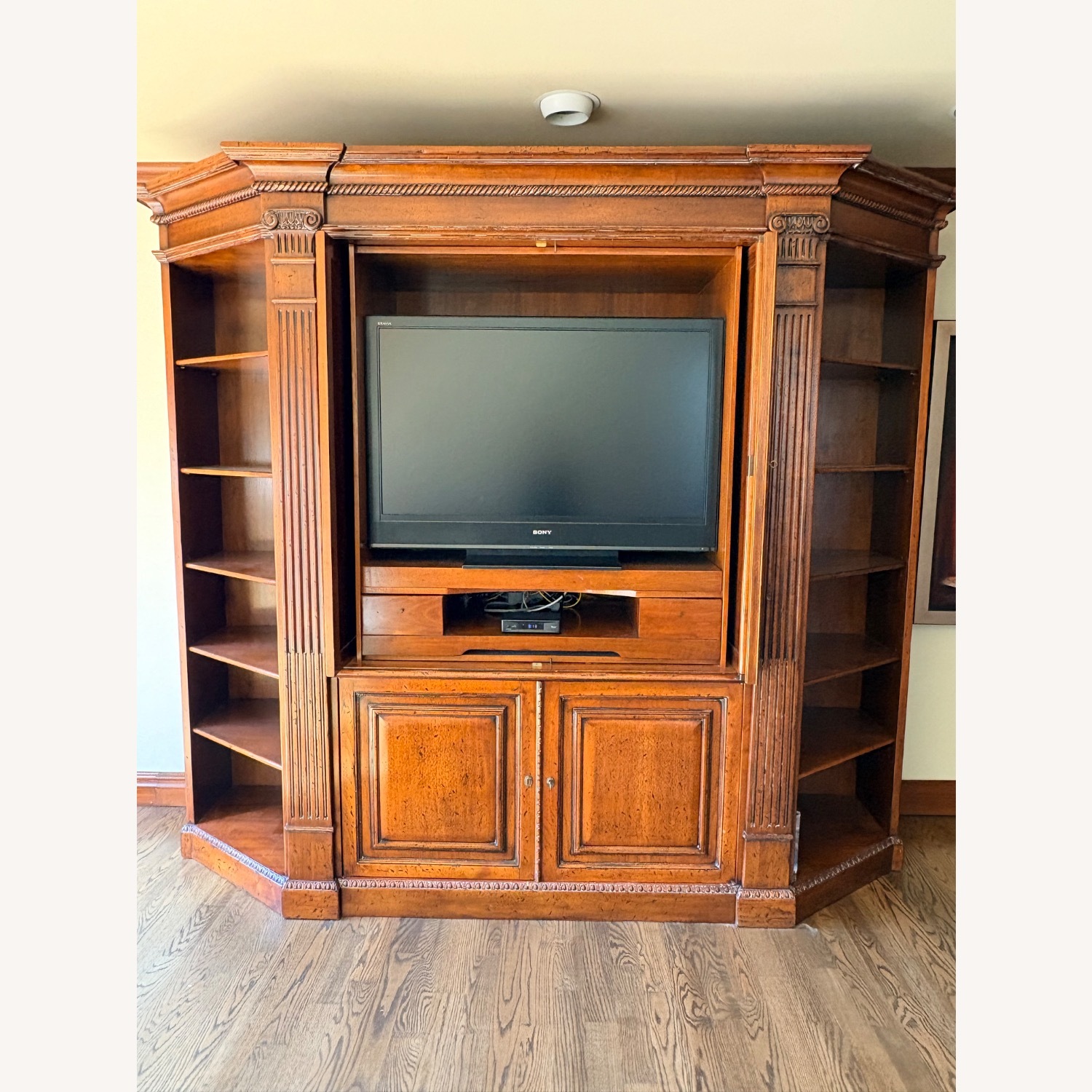 Wood Wall Unit - image-4