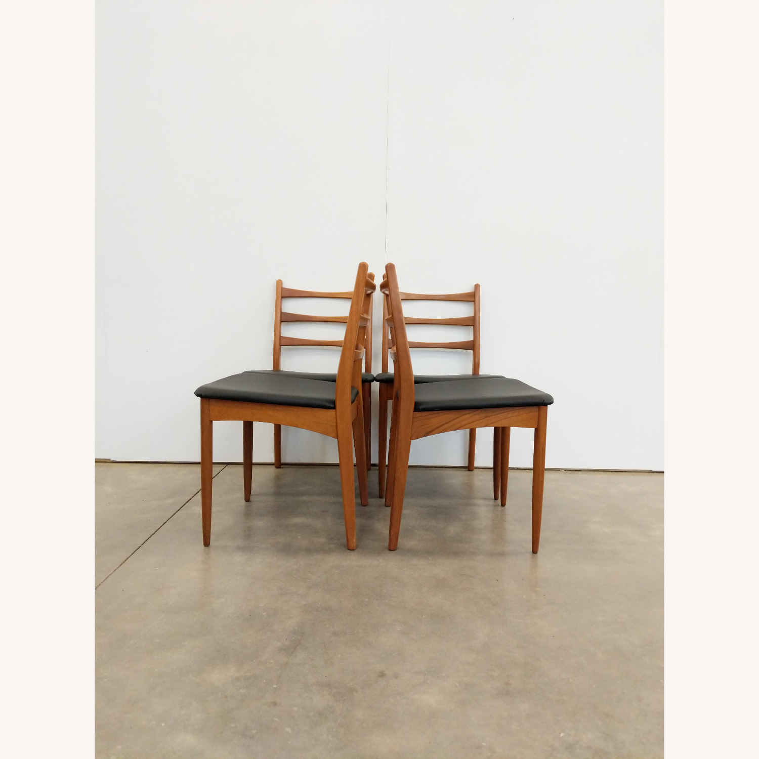 Set of 4 Vintage Mid Century Modern Dining Chairs - image-4