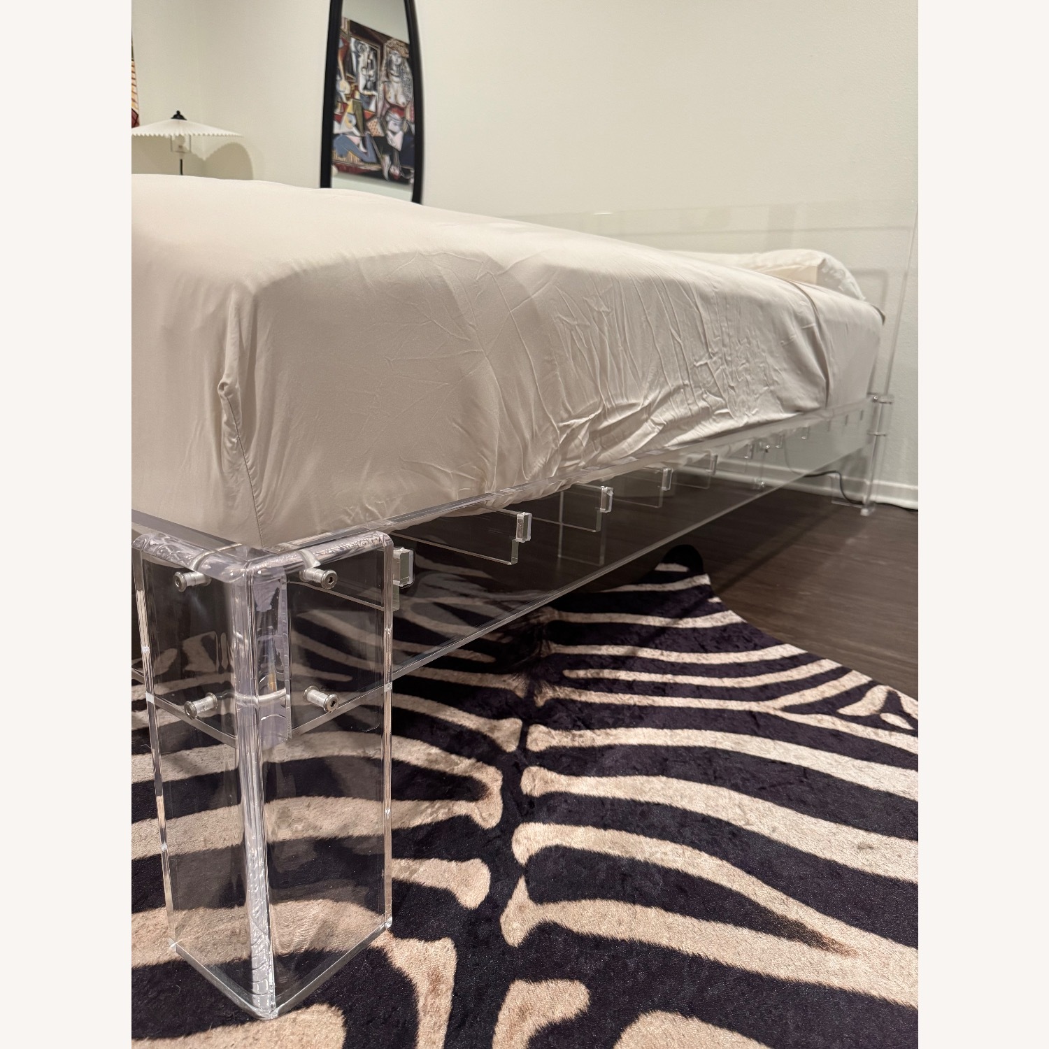 Transparent Queen Bed - image-4