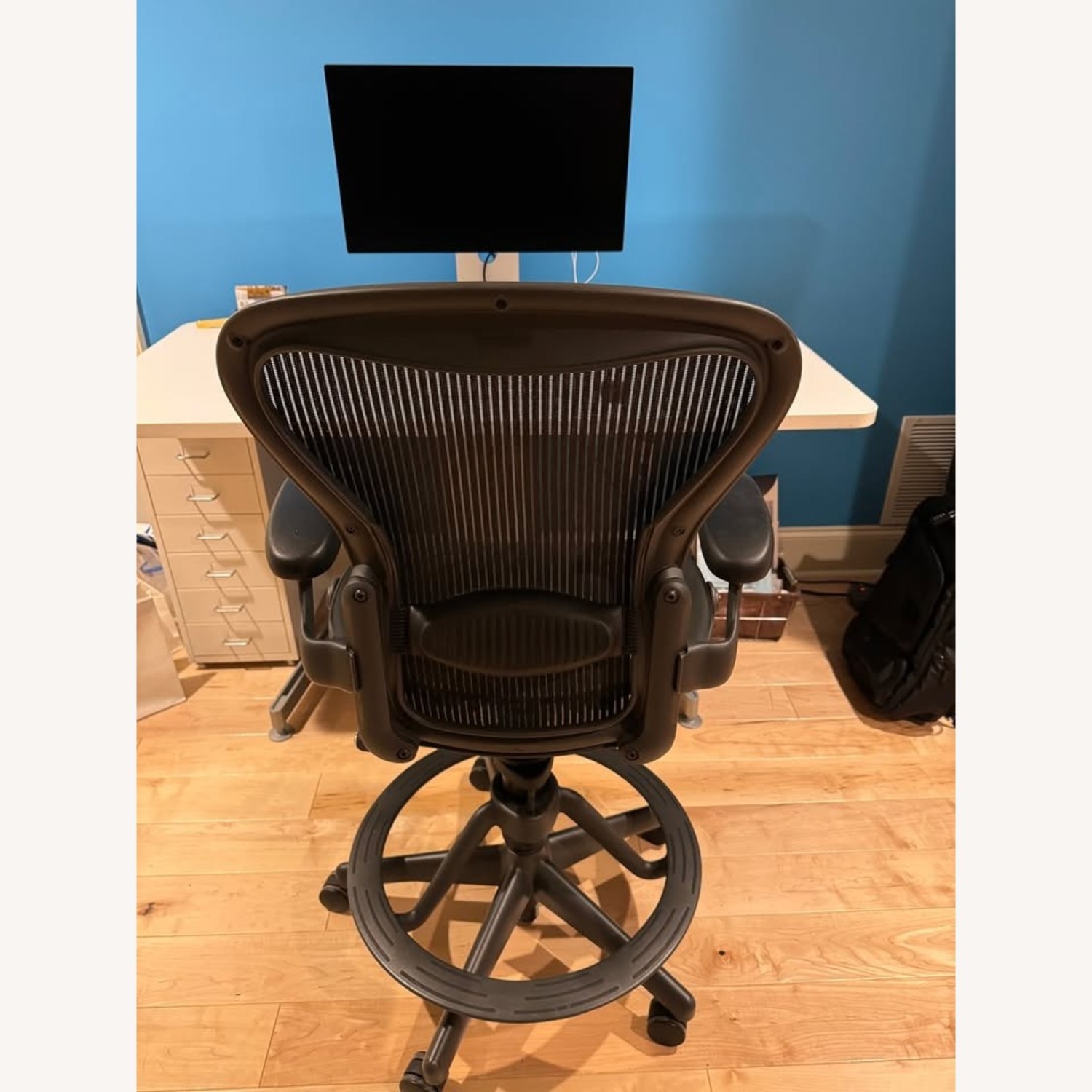 Herman Miller Aeron Classic Drafting Stool B 2015 - image-5
