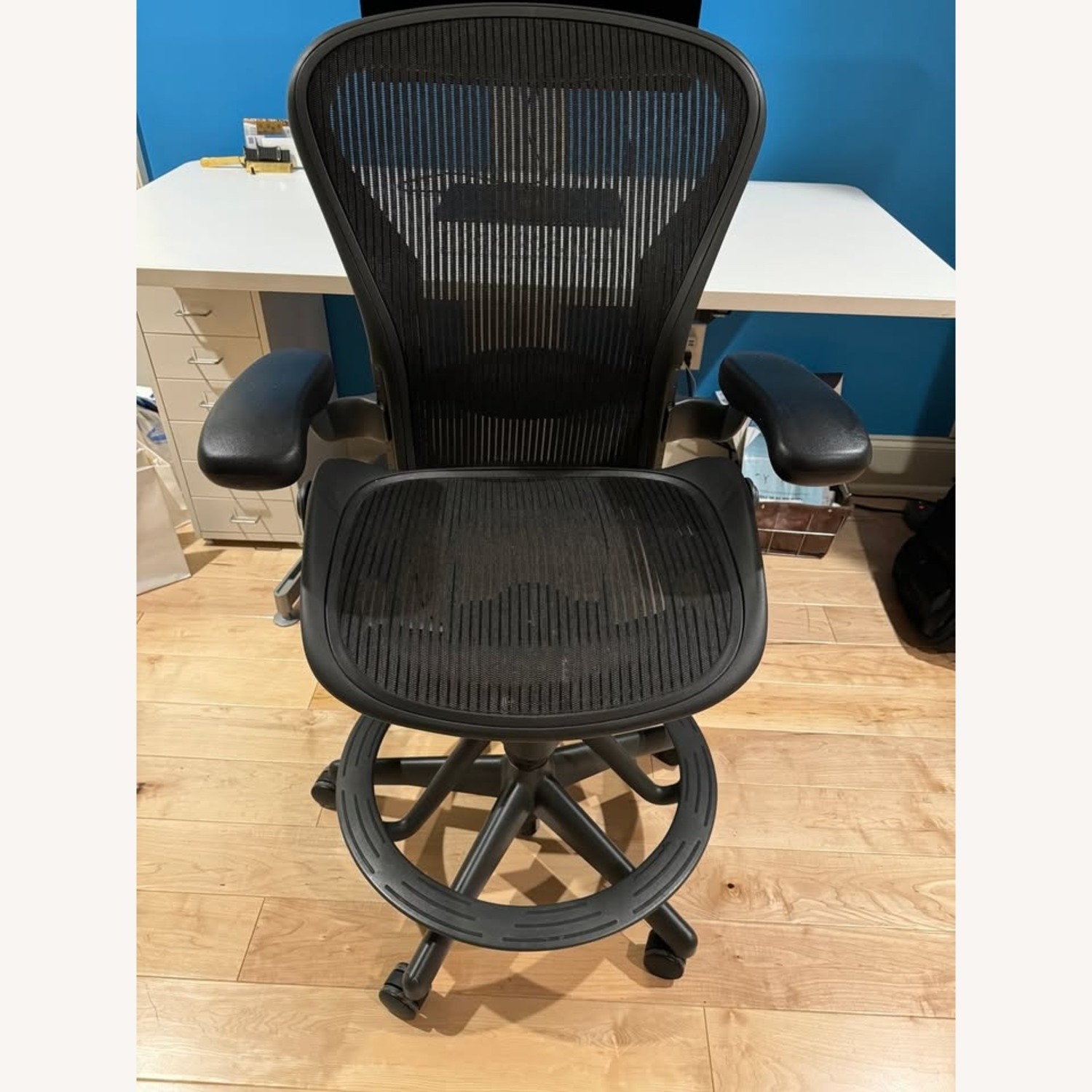 Herman Miller Aeron Classic Drafting Stool B 2015 - image-4