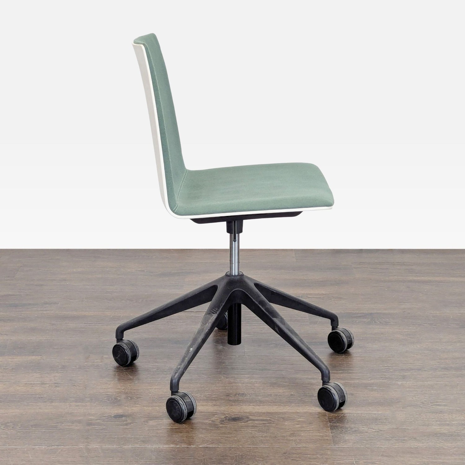 Andreu World Modern Green Office Chair with Wheels - image-3