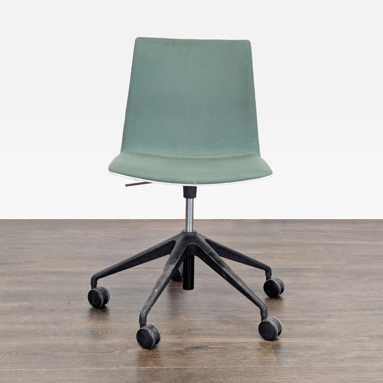 Andreu World Modern Green Office Chair with Wheels - image-1