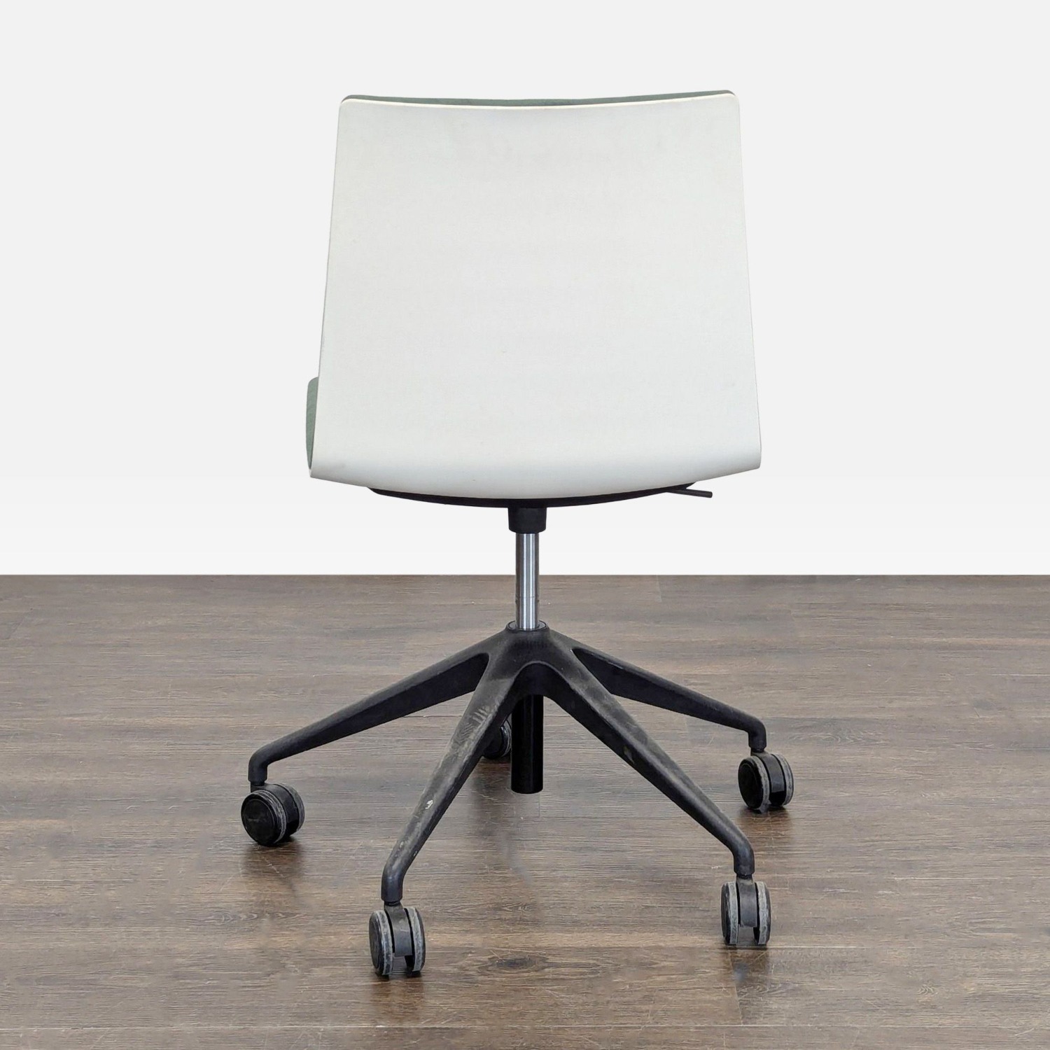 Andreu World Modern Green Office Chair with Wheels - image-4