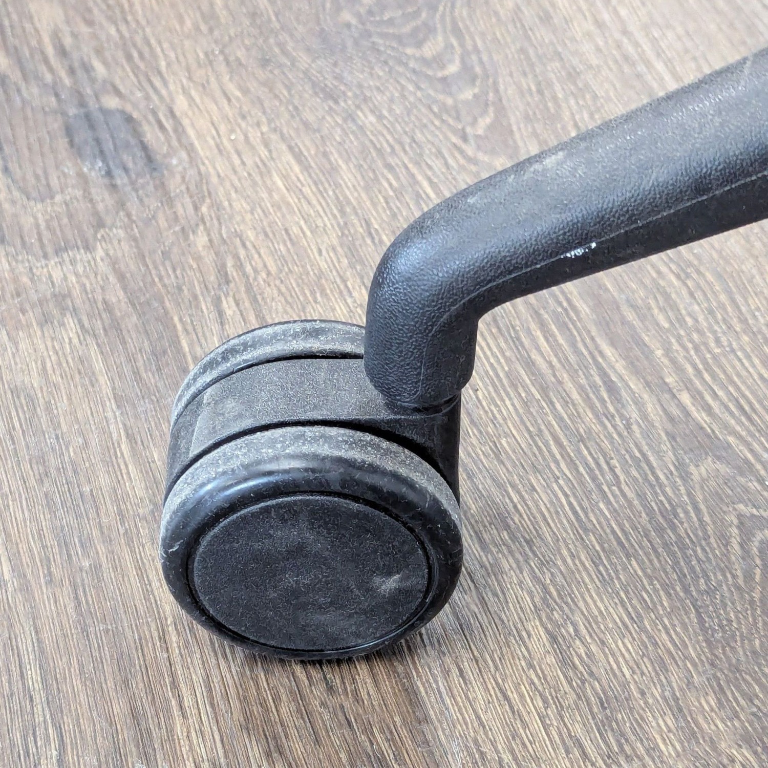 Andreu World Modern Green Office Chair with Wheels - image-7