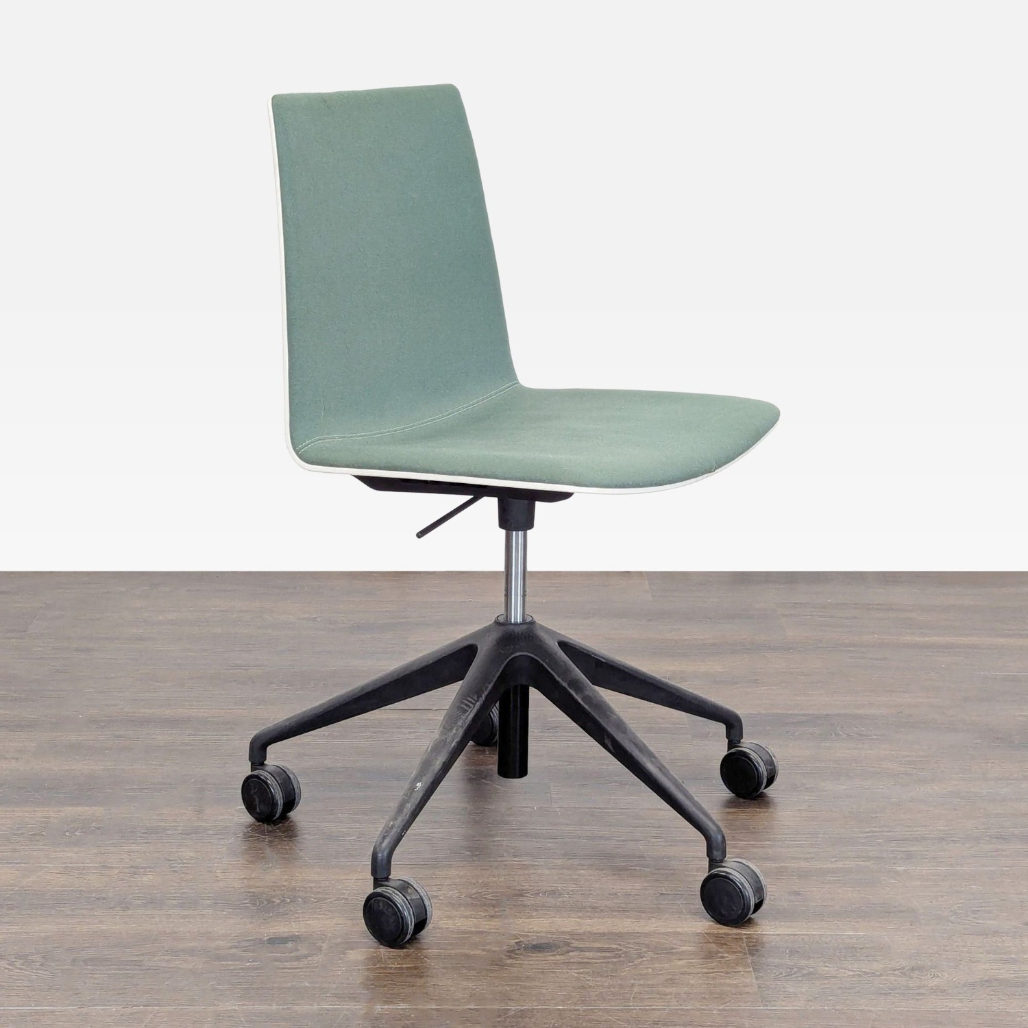 Andreu World Modern Green Office Chair with Wheels - image-2