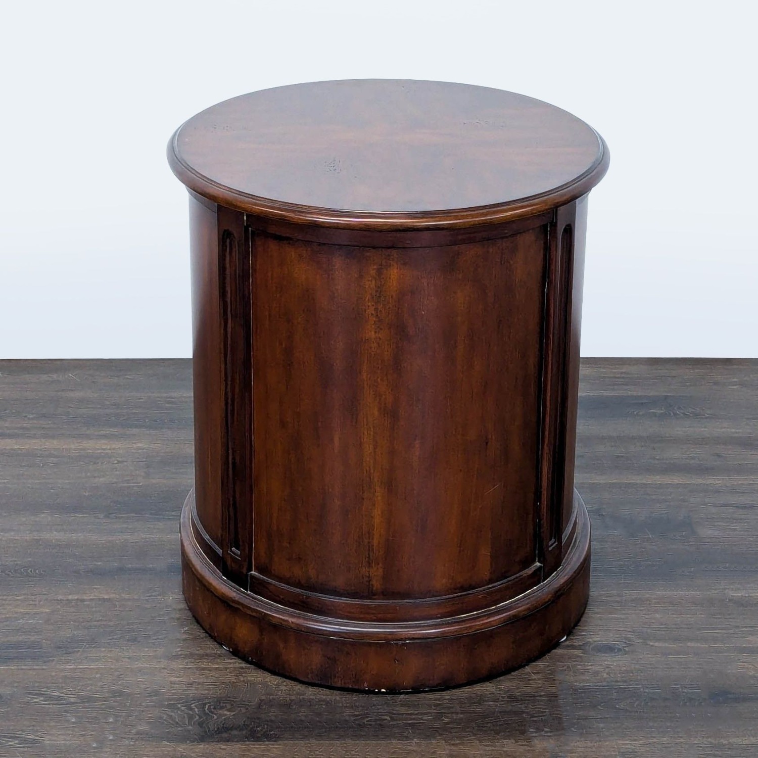 Hekman Oval Drum Table - image-6