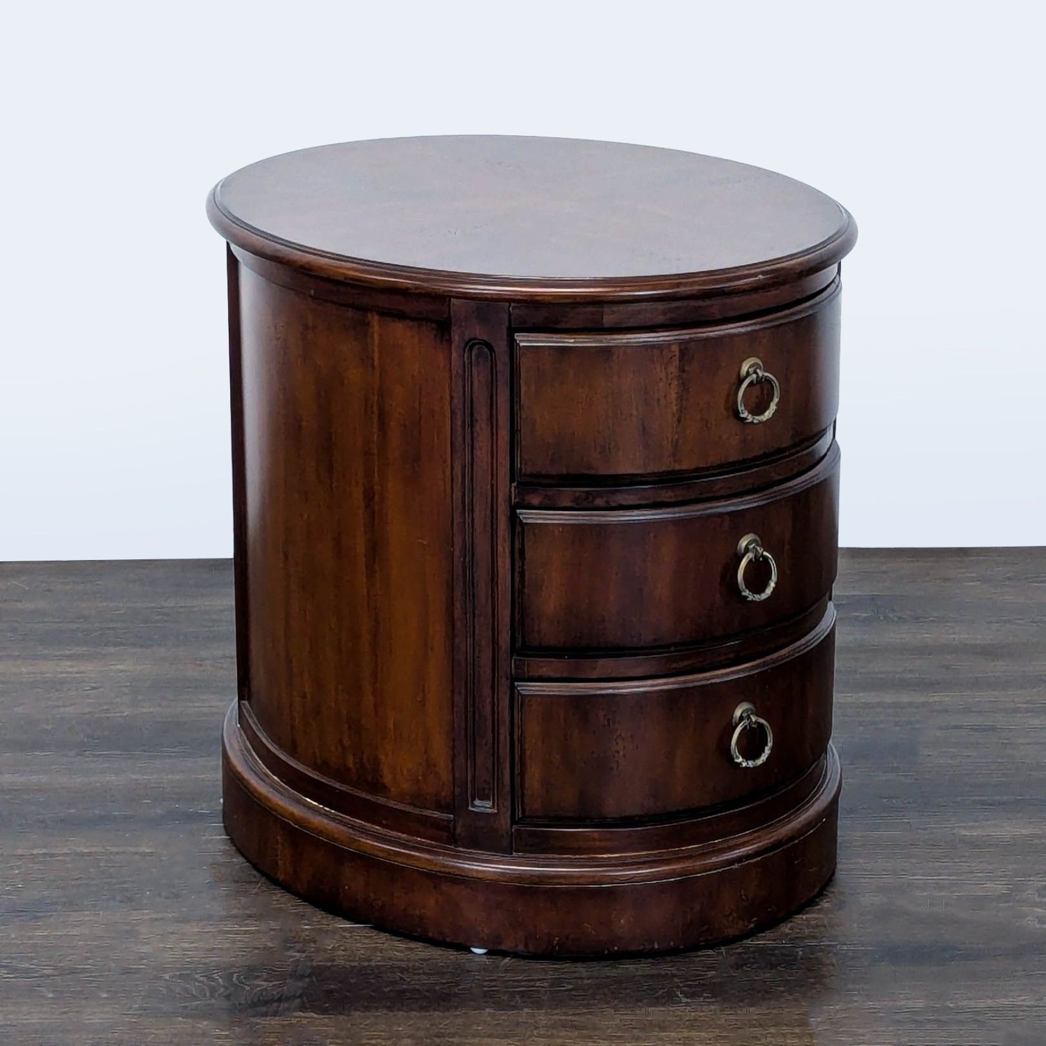 Hekman Oval Drum Table - image-2