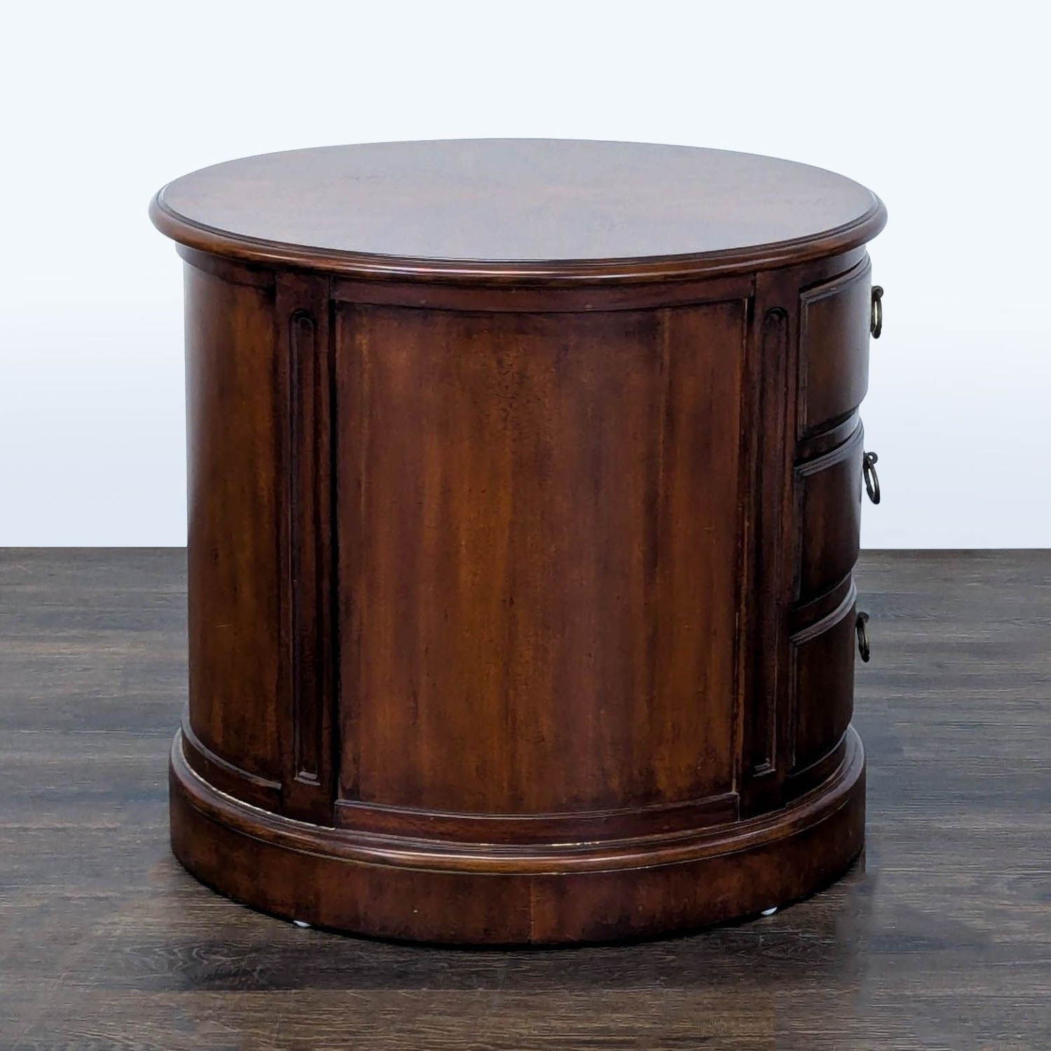 Hekman Oval Drum Table - image-5