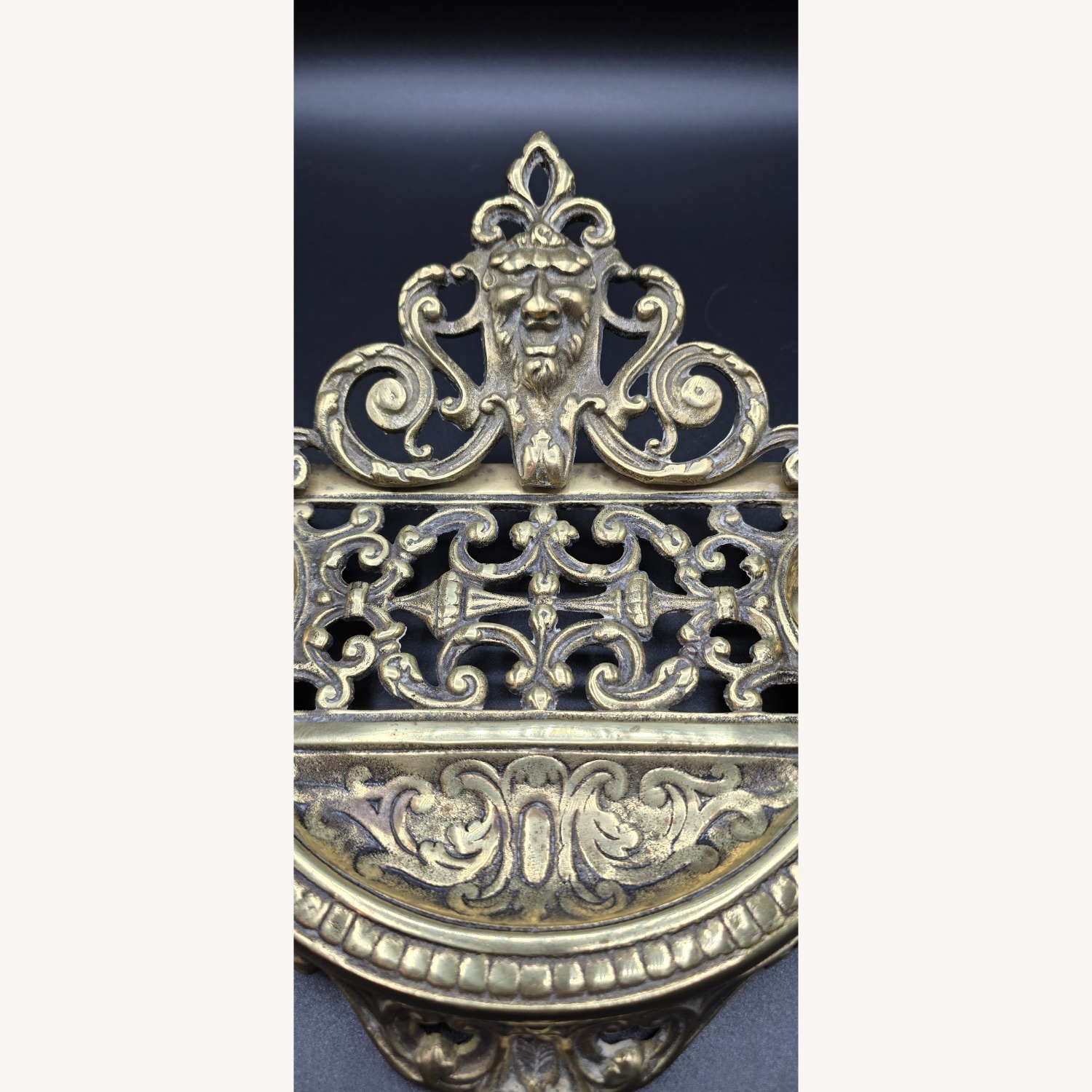 Antique Gold Décor - image-2