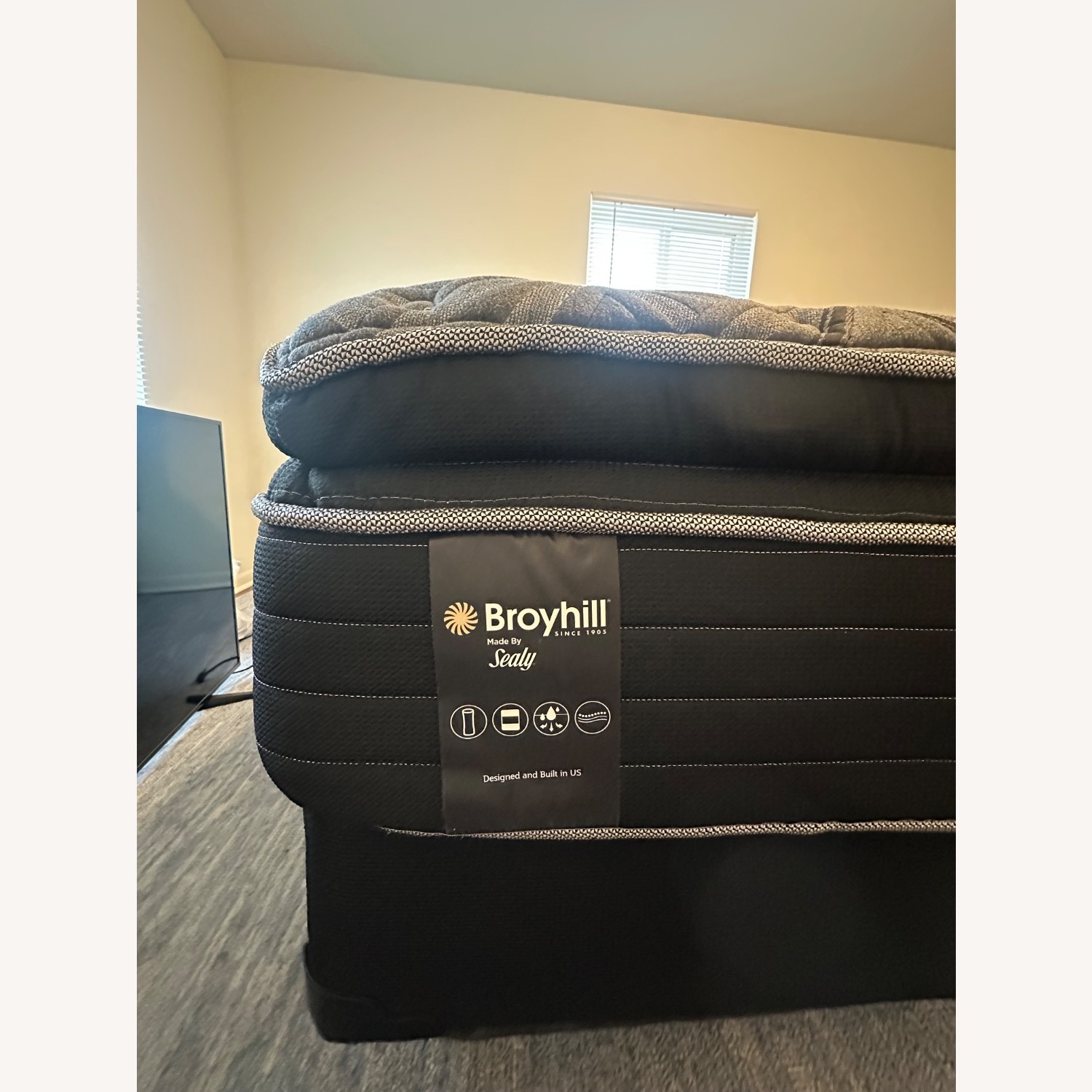 Broyhill Furniture Dark Brown Queen Bed - image-2