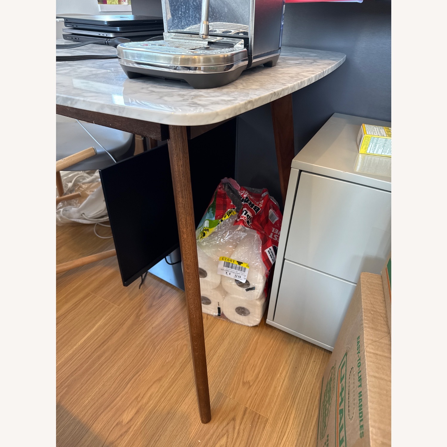 Article Vena Cafe Table Dining Table - image-3