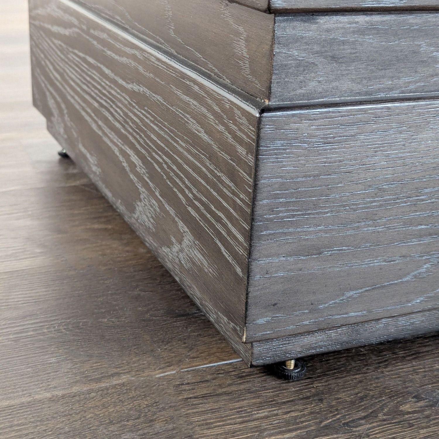 Home Meridian Helms Round Dining Table - image-7