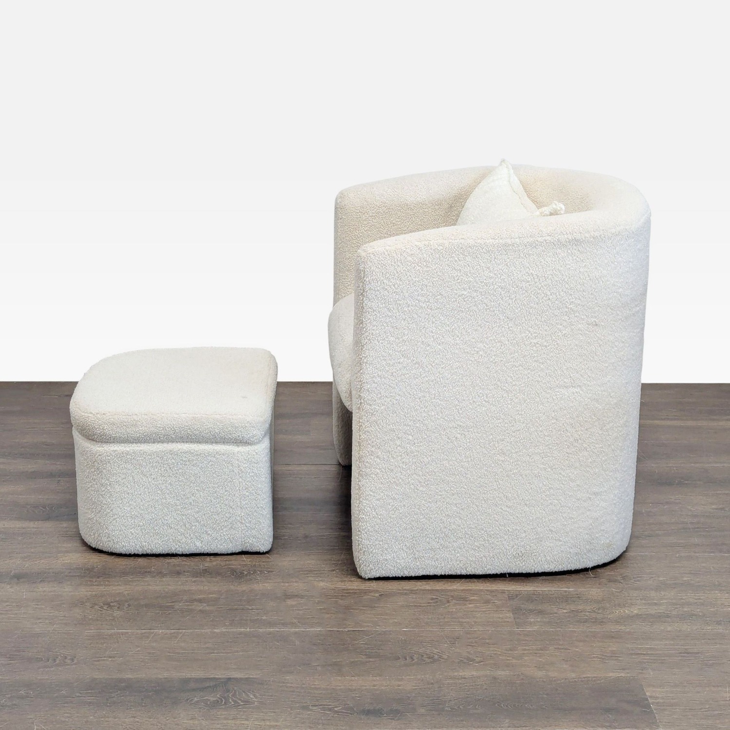 Wayfair Lounge Chair with Ottoman - image-7