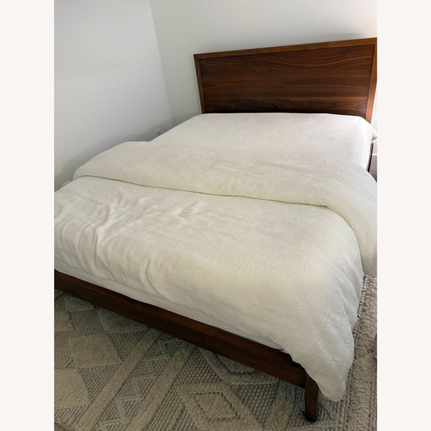 Matthew Kroeker Marcel Queen Classic Wooden   - image-1