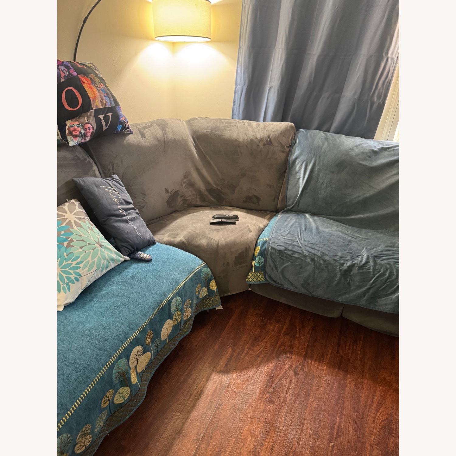 Raymour & Flanigan Light Gray 3+ Piece Sectional - image-3